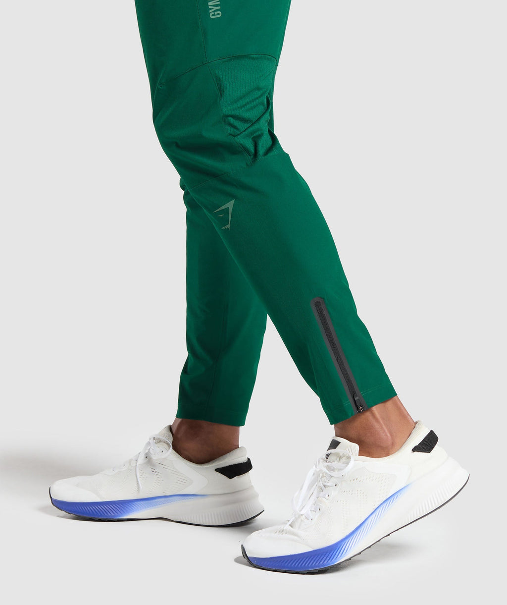 gymshark-hybrid-woven-joggers-woodland-green-aw22