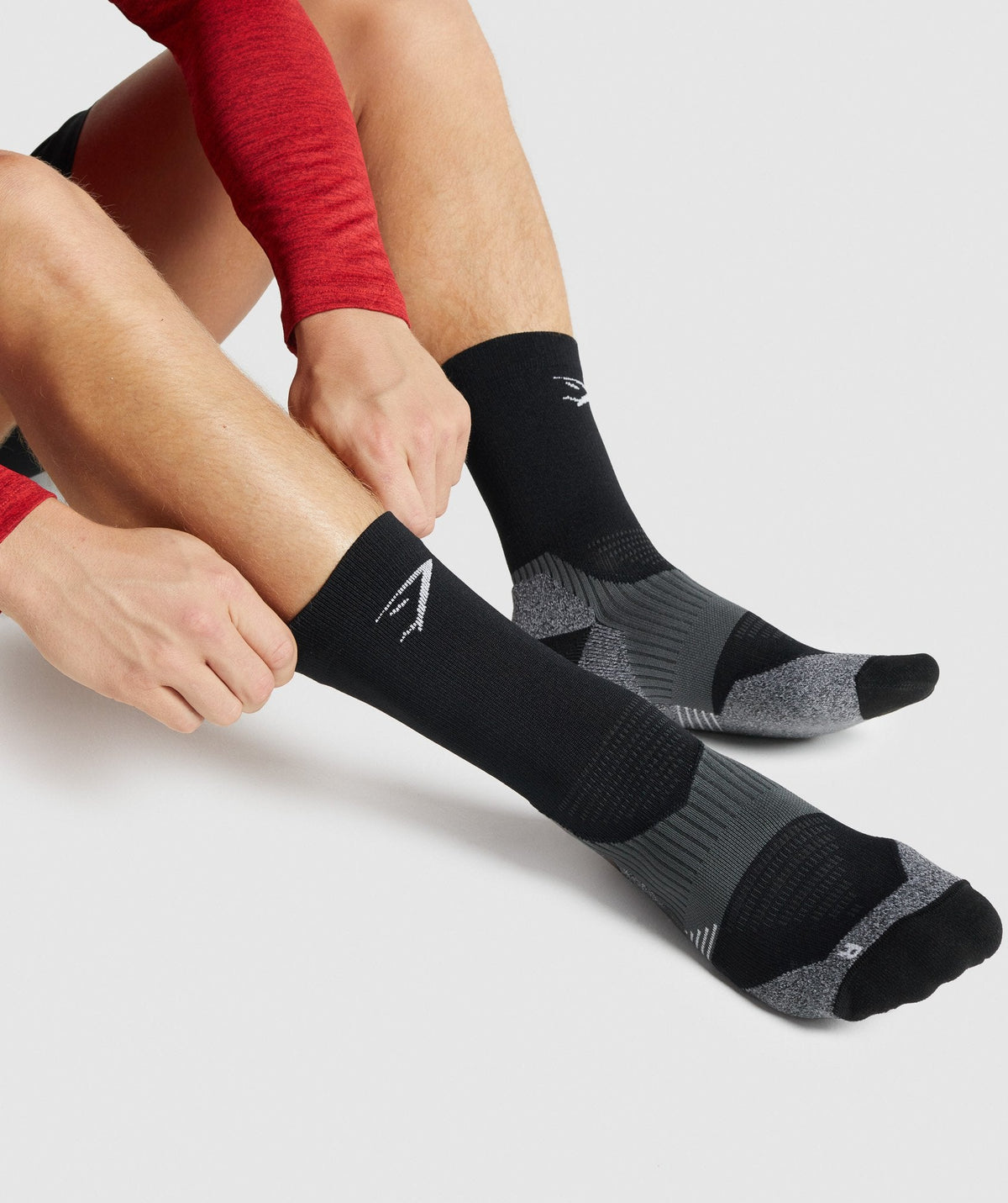 gymshark-crew-performance-socks-black