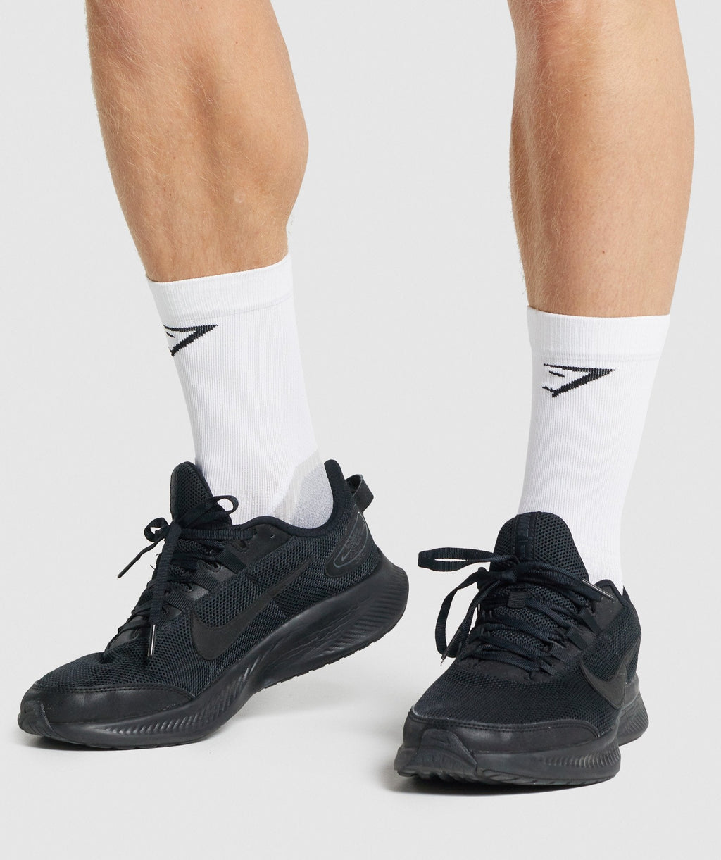 gymshark-crew-performance-socks-white