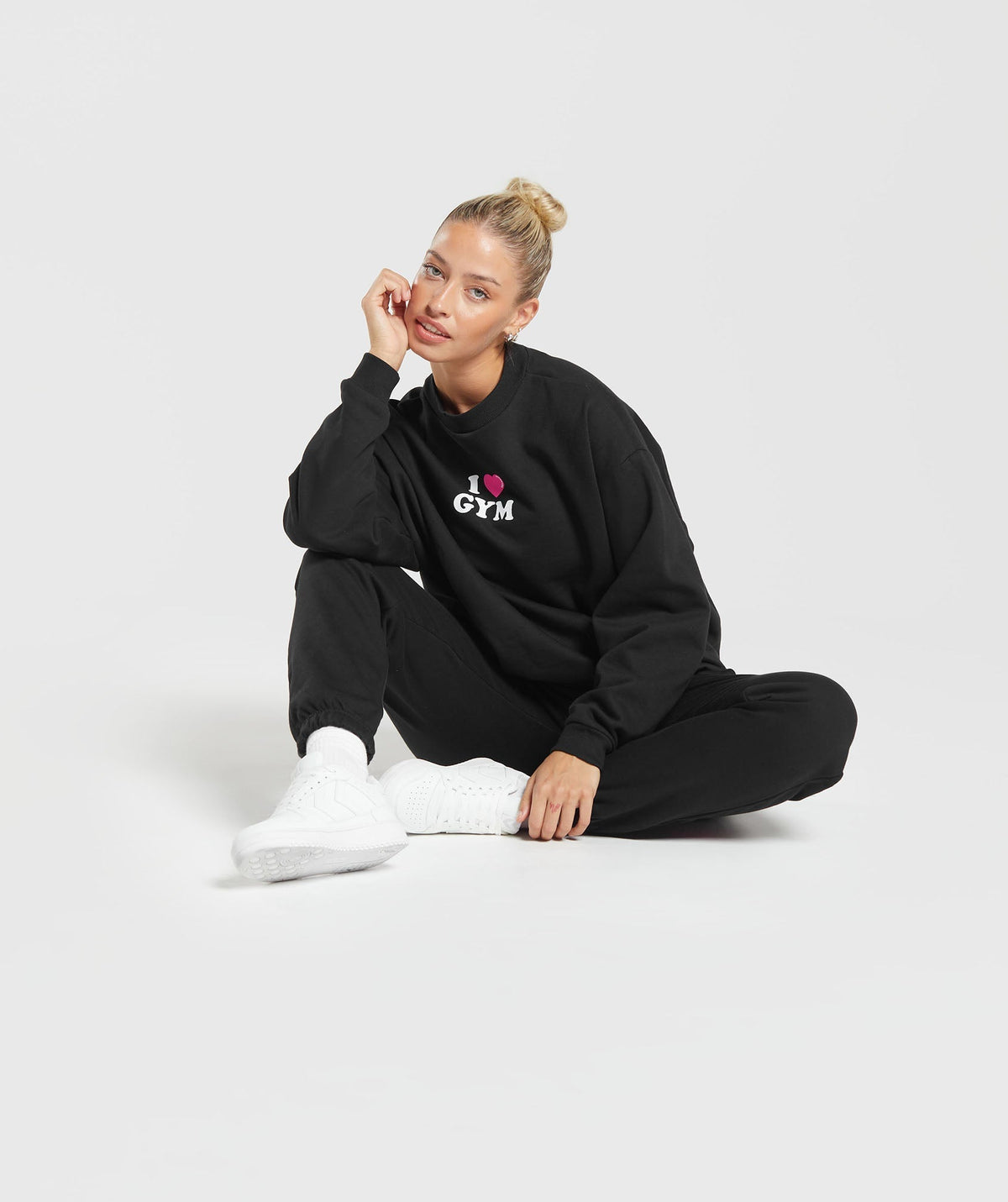 gymshark-i-heart-gym-oversized-sweatshirt-black-aw23