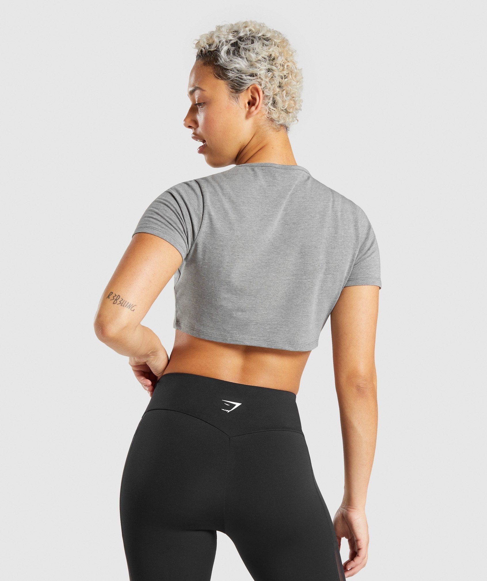 gymshark-italic-graphic-crop-top-charcoal-marl