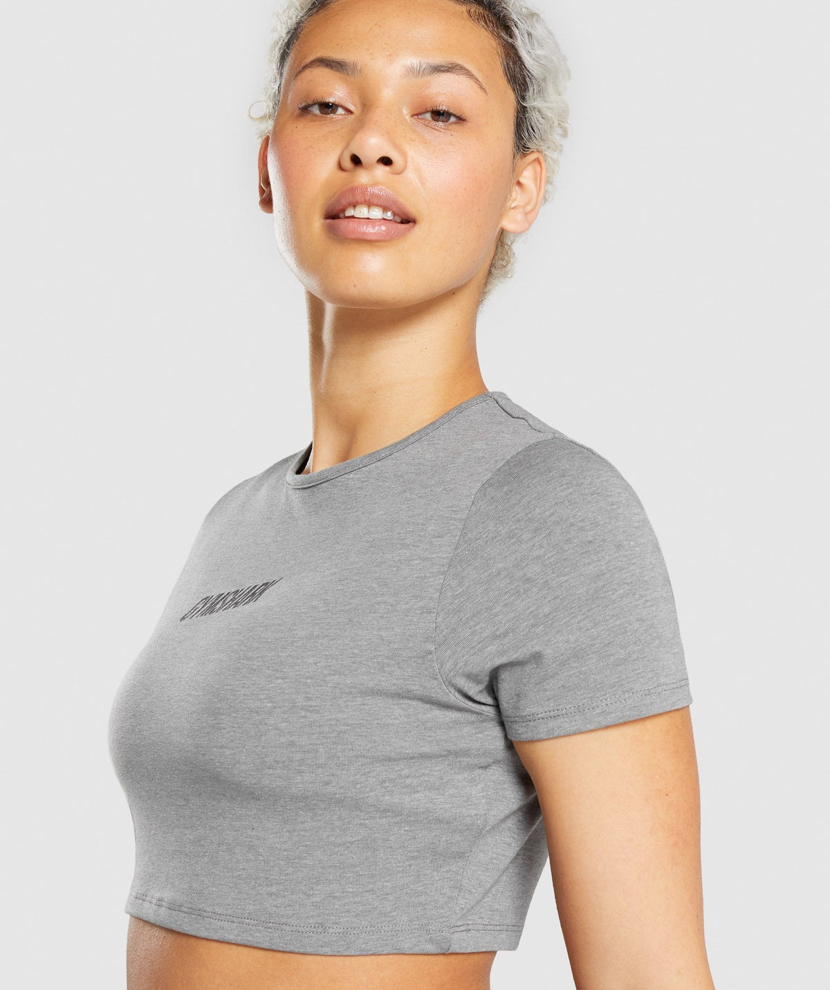 gymshark-italic-graphic-crop-top-charcoal-marl