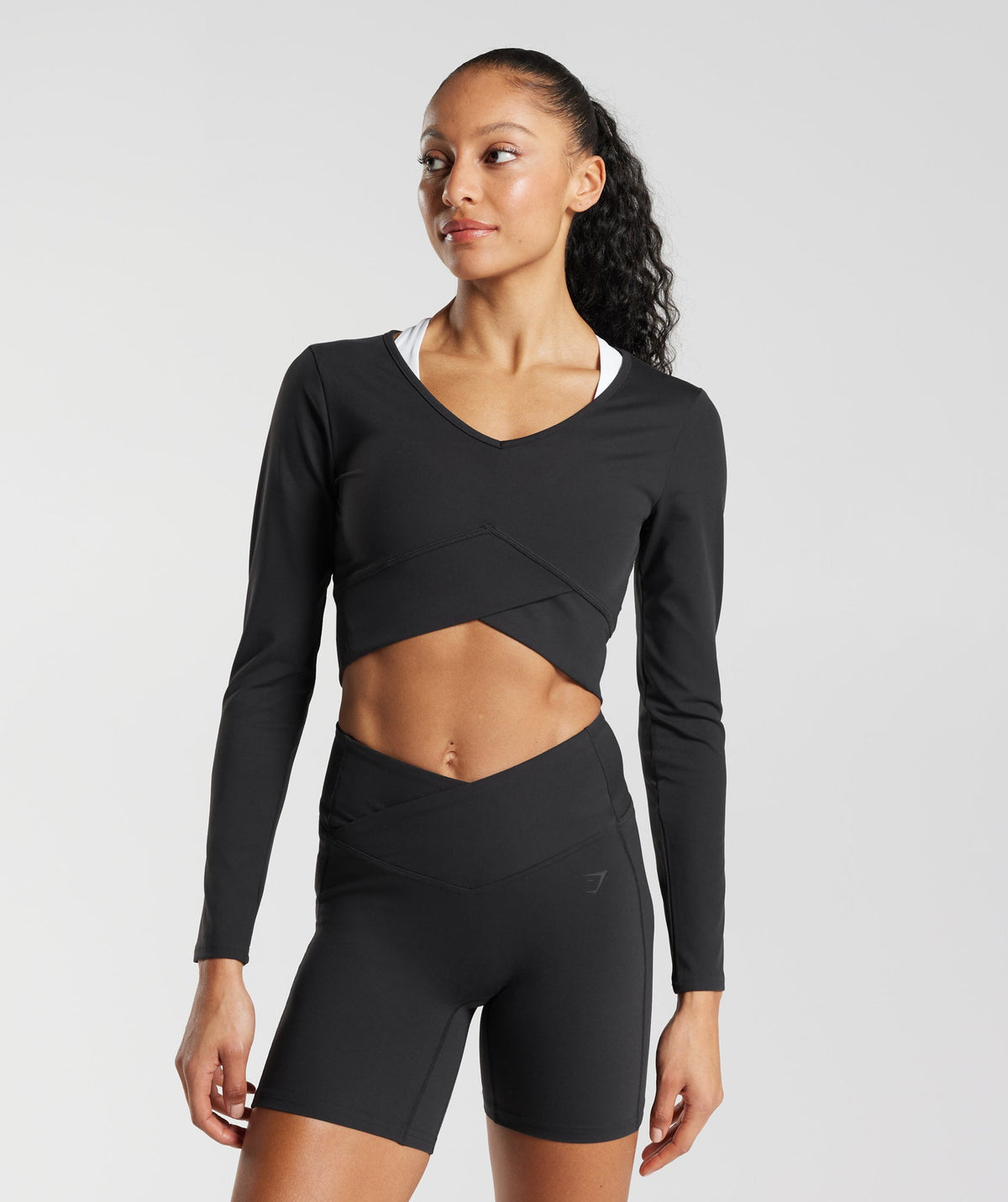 gymshark-crossover-long-sleeve-crop-top-black-ss23