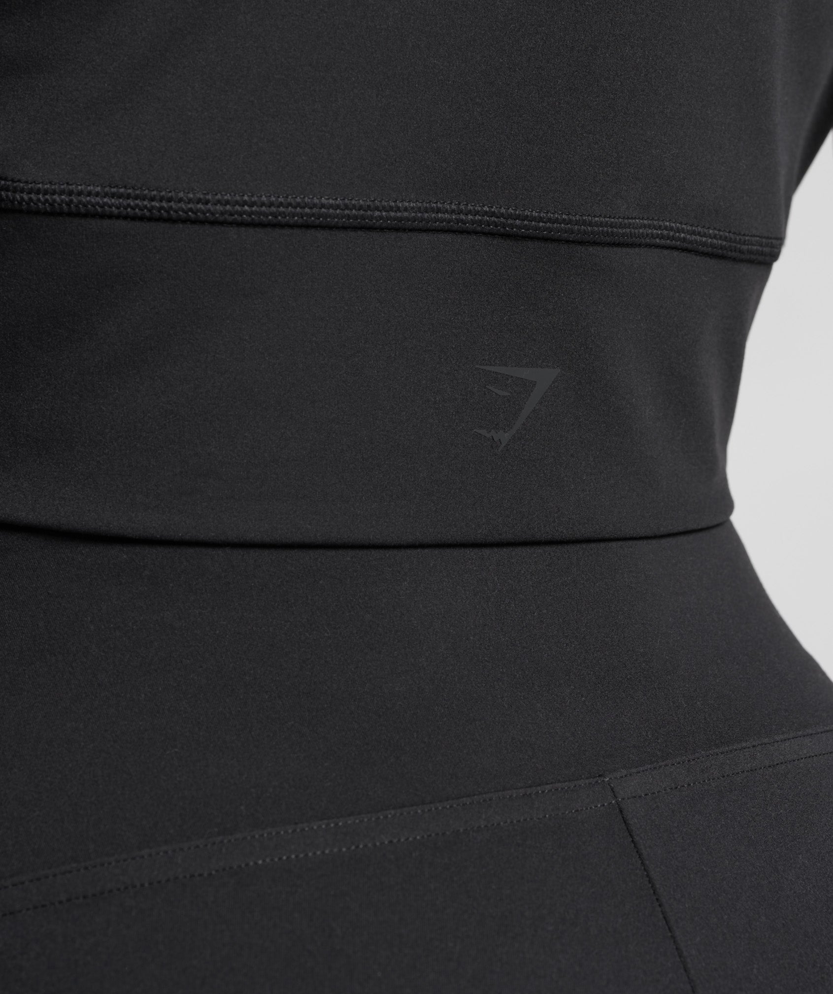 gymshark-crossover-long-sleeve-crop-top-black-ss23