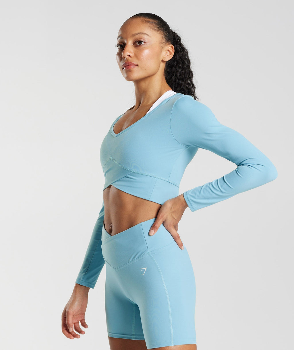 gymshark-crossover-long-sleeve-crop-top-iceberg-blue-ss23
