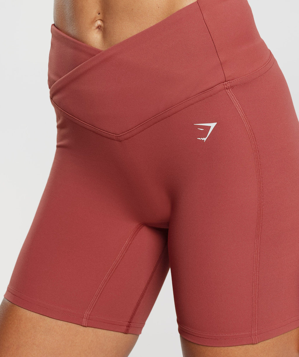 gymshark-crossover-shorts-pomegranate-red-ss23