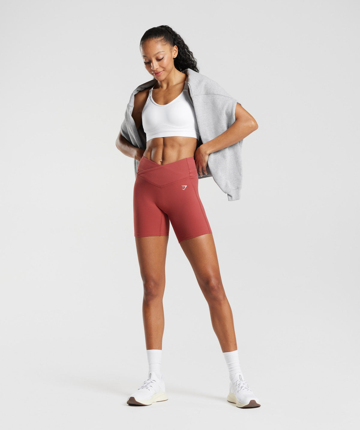 gymshark-crossover-shorts-pomegranate-red-ss23
