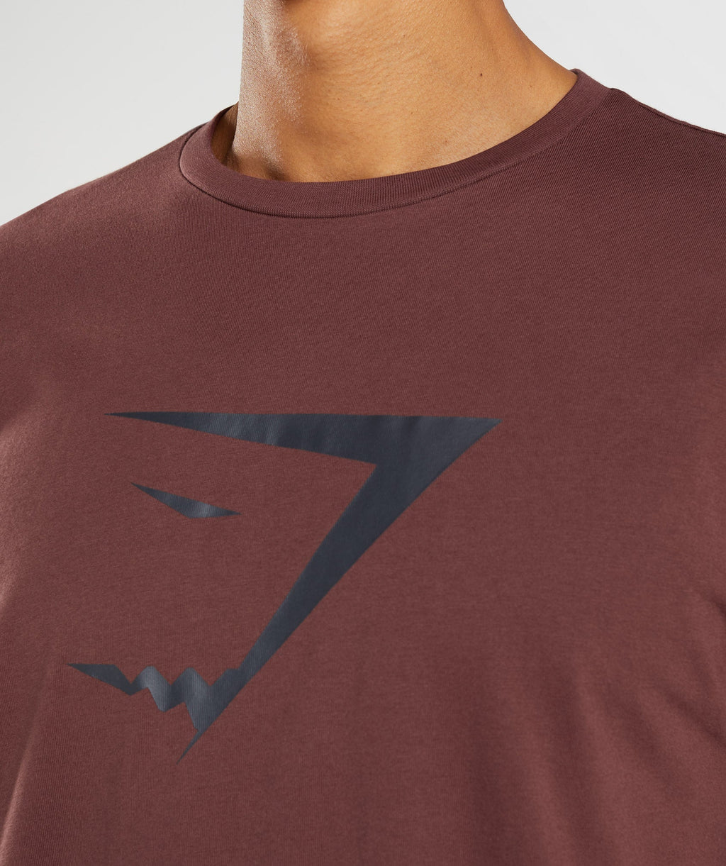 gymshark-sharkhead-infill-t-shirt-cherry-brown-aw22