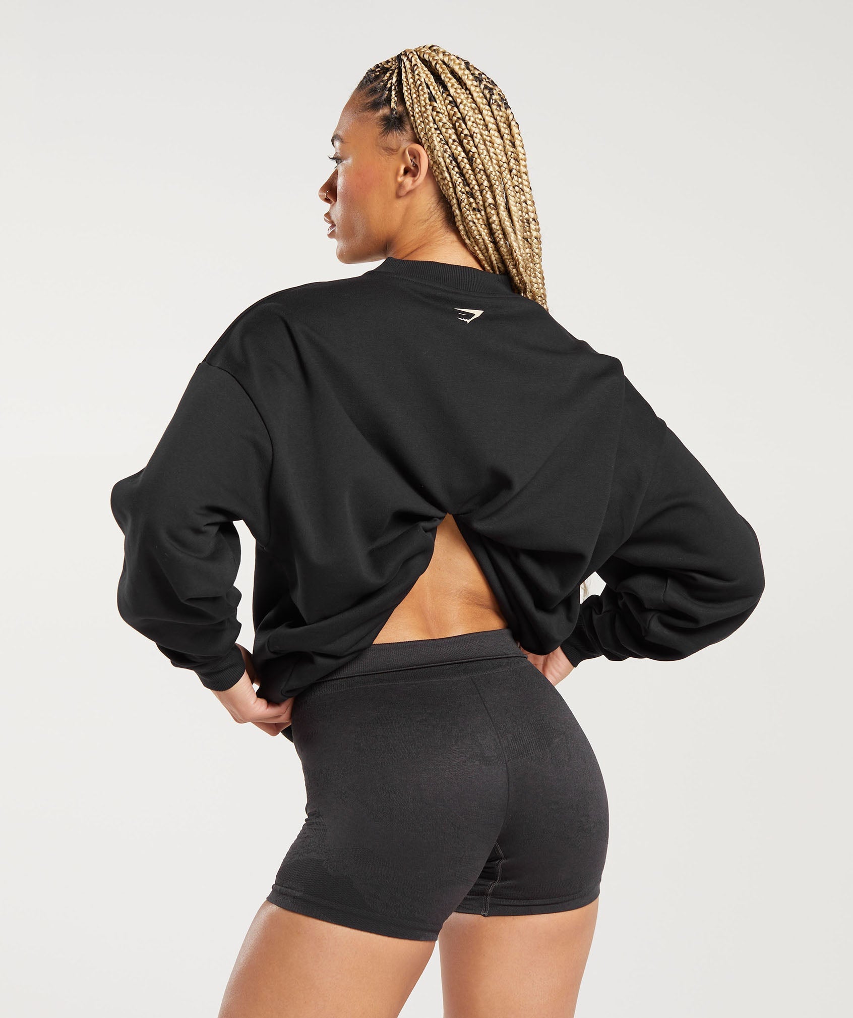 gymshark-ironworks-oversized-sweatshirt-black-aw23