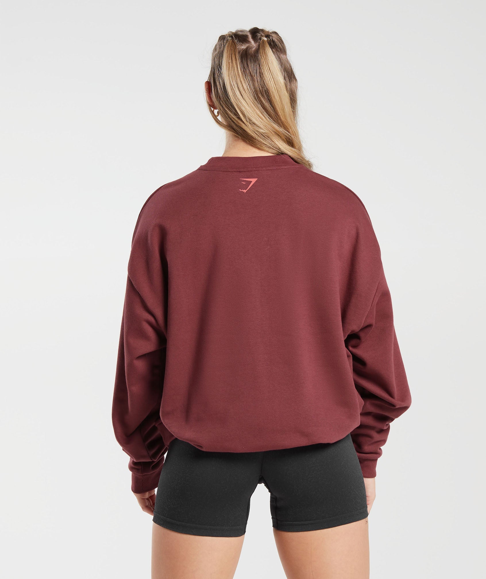 gymshark-ironworks-oversized-sweatshirt-red-aw23
