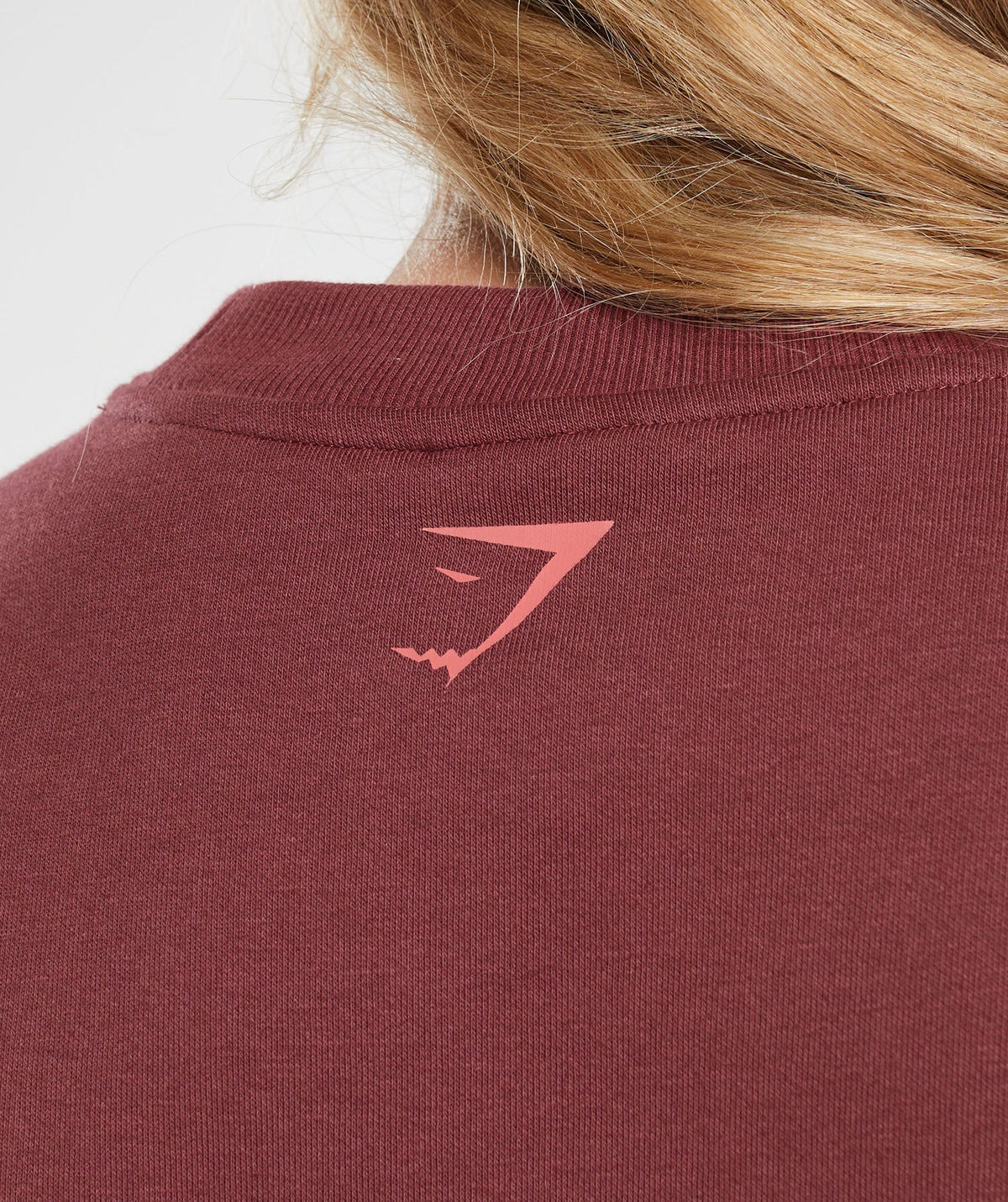 gymshark-ironworks-oversized-sweatshirt-red-aw23