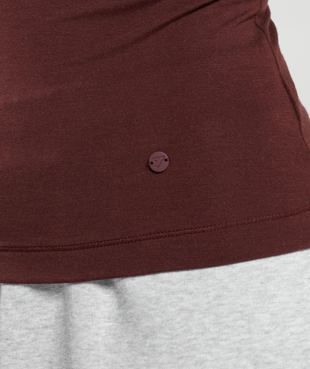 gymshark-jersey-body-fit-t-shirt-rich-maroon-aw23