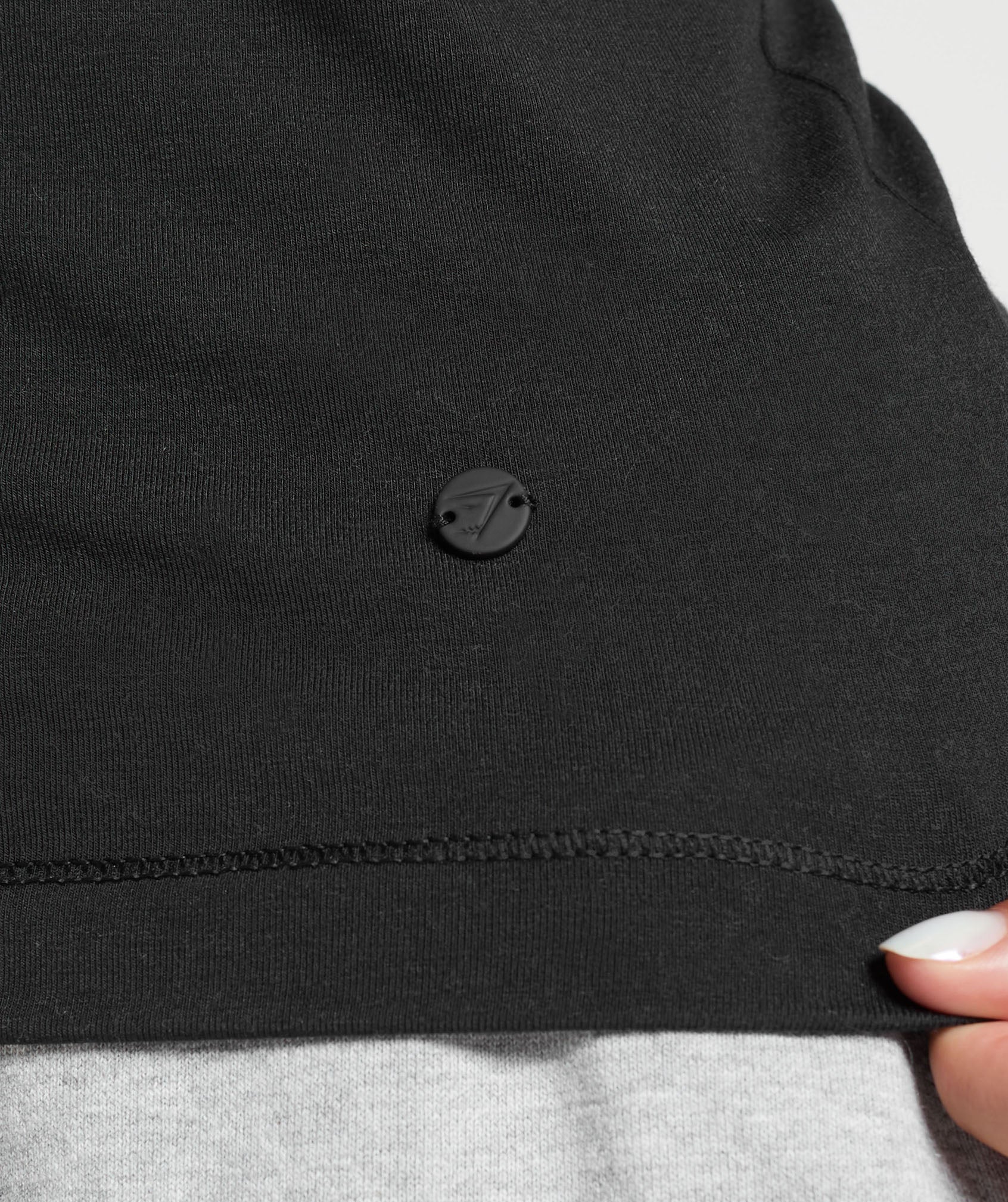 gymshark-jersey-body-fit-t-shirt-black-aw23