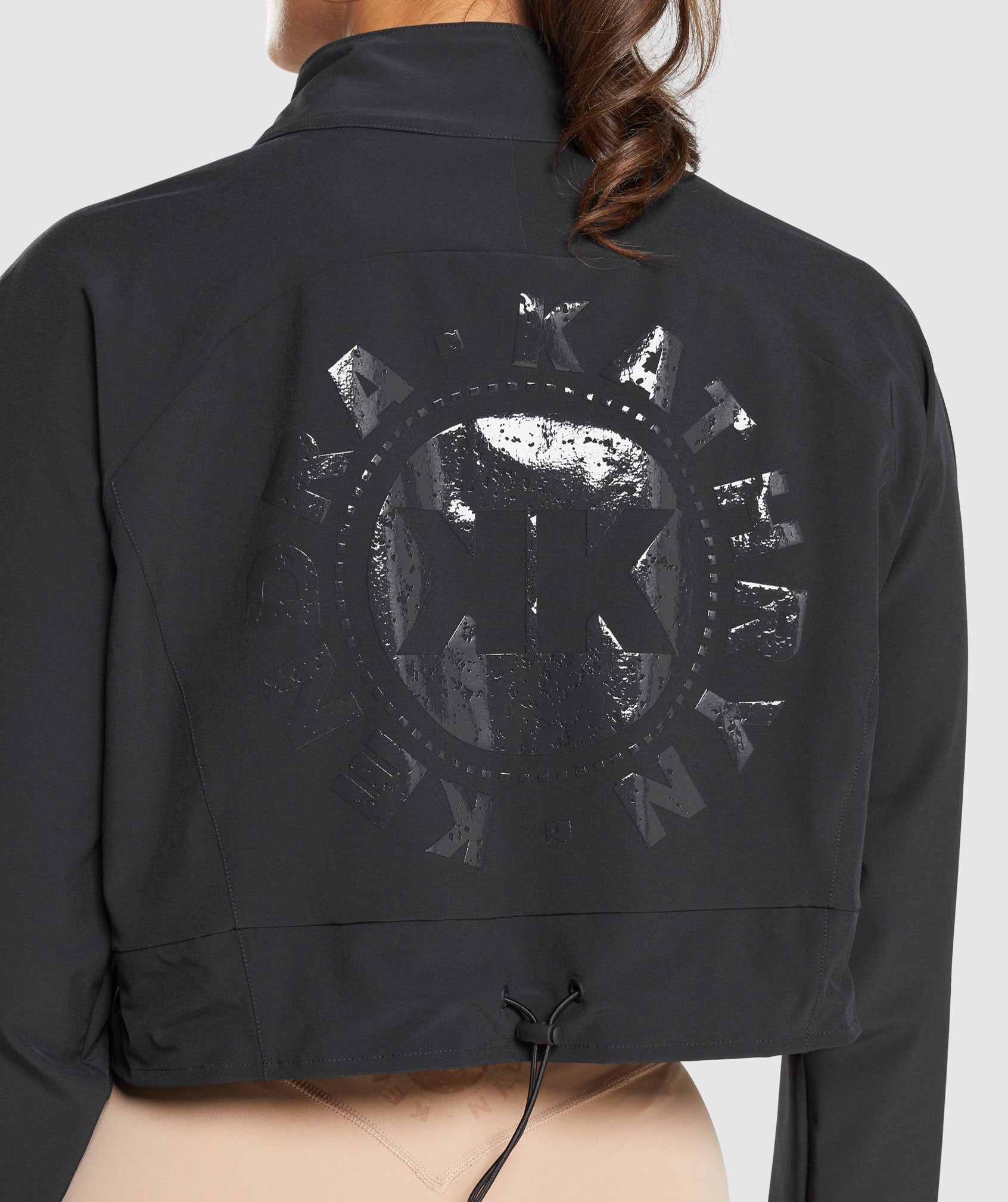 gymshark-kk-fit-woven-jacket-black-aw21