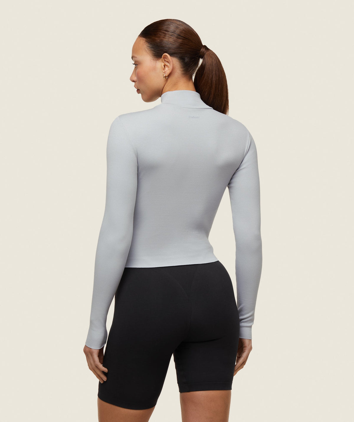 gymshark-everywear-long-sleeve-ribbed-turtle-neck-ice-grey-ss24