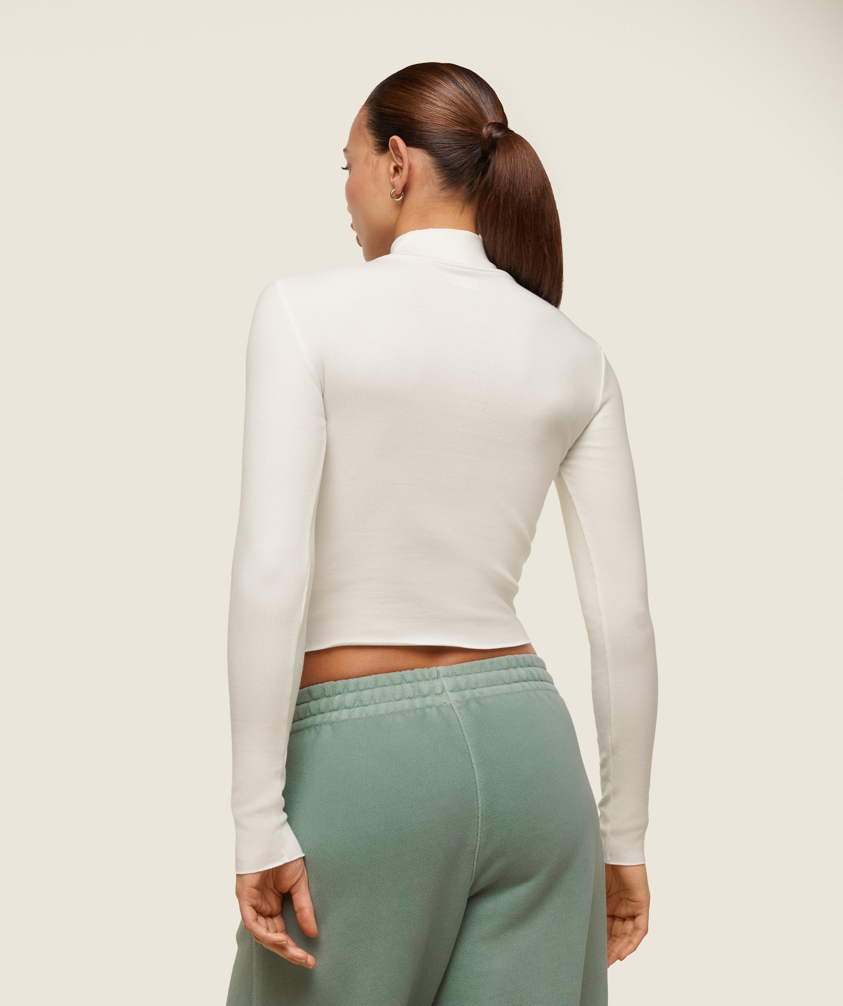 gymshark-everywear-long-sleeve-ribbed-turtle-neck-soft-white-ss24