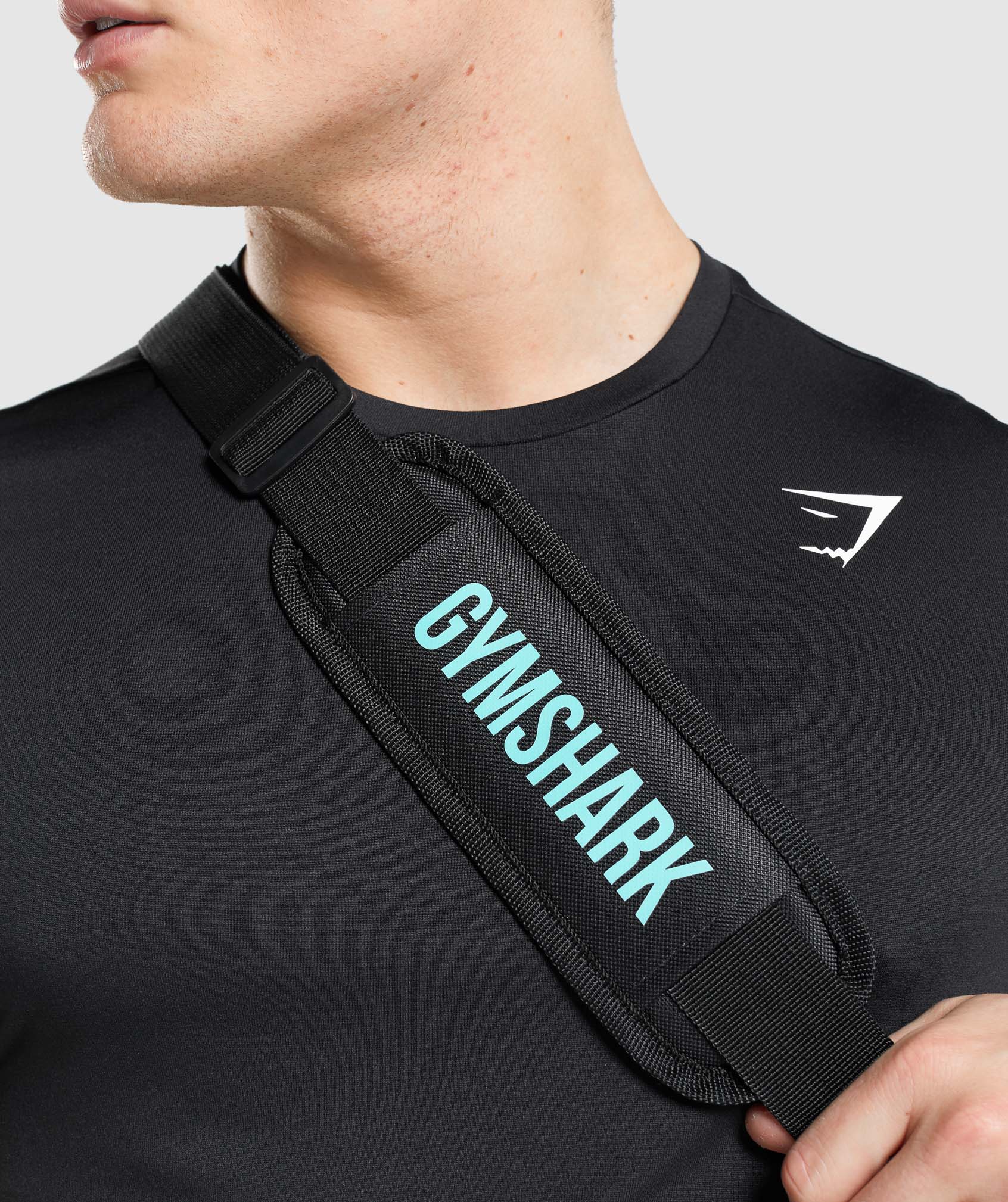 gymshark-lc-bag-black-blue-ss22
