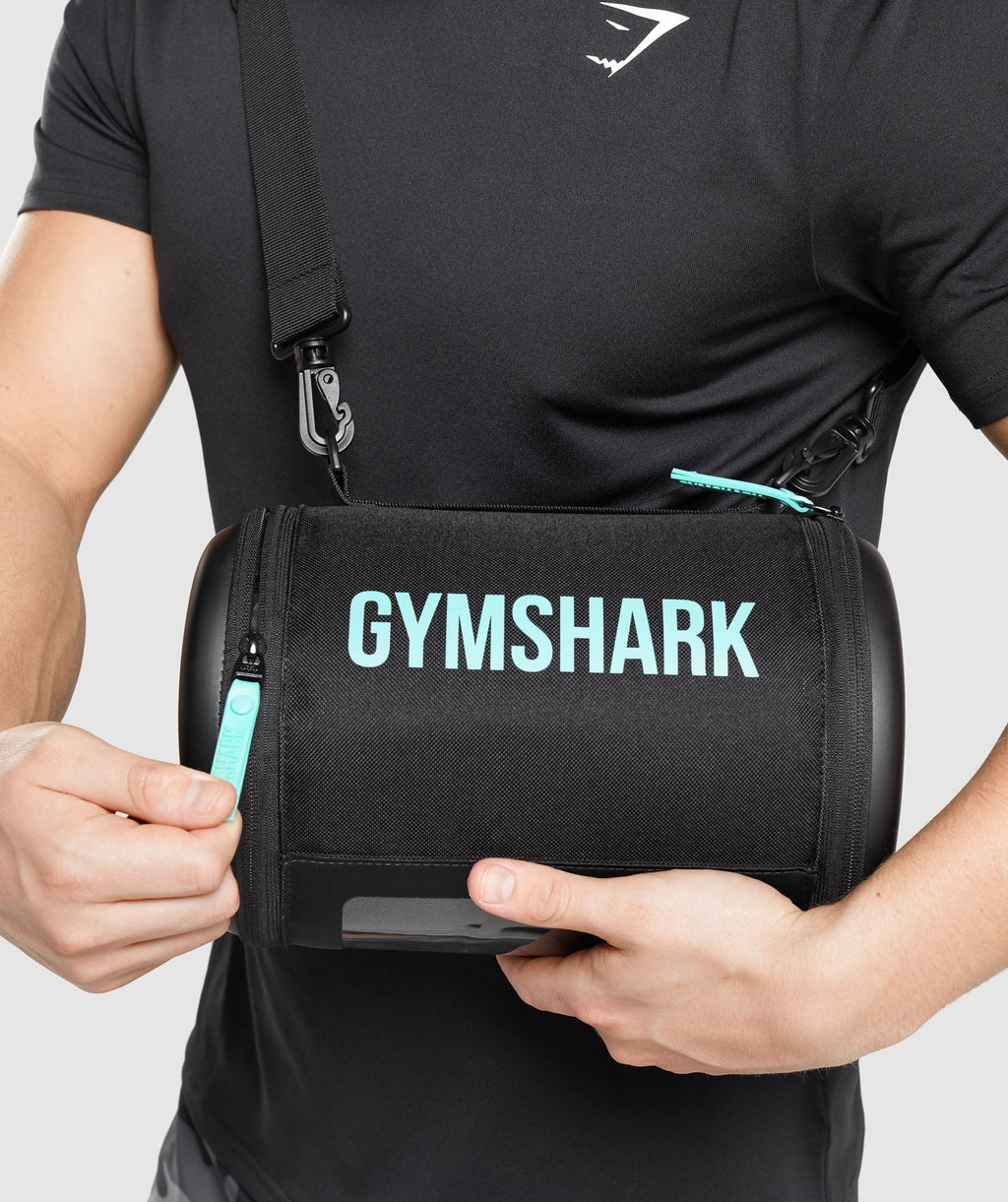 gymshark-lc-bag-black-blue-ss22