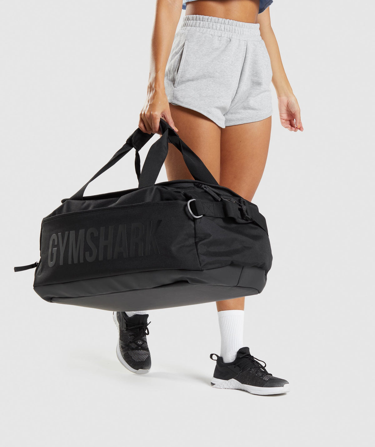 gymshark-lc-holdall-black-aw21