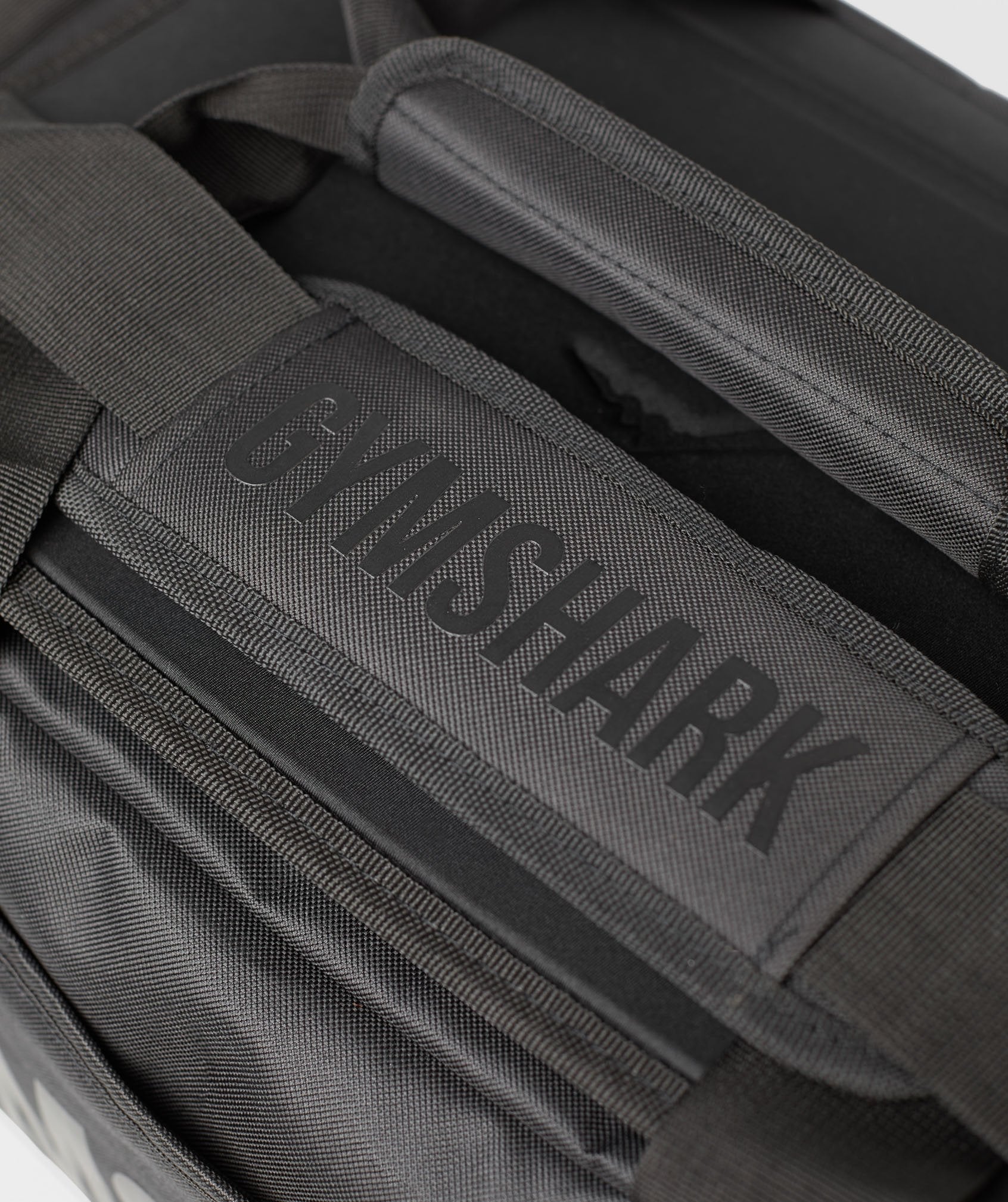 gymshark-lc-holdall-black-aw21