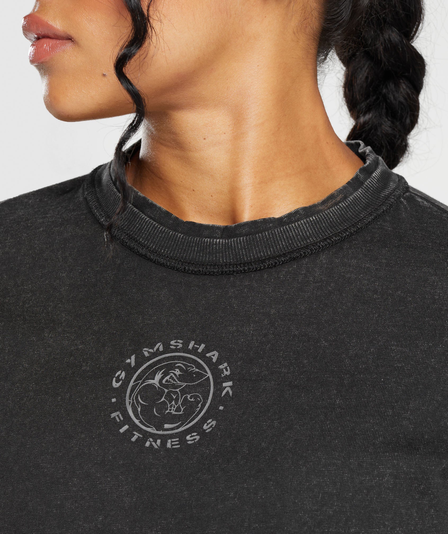 gymshark-legacy-washed-crop-top-black-aw23
