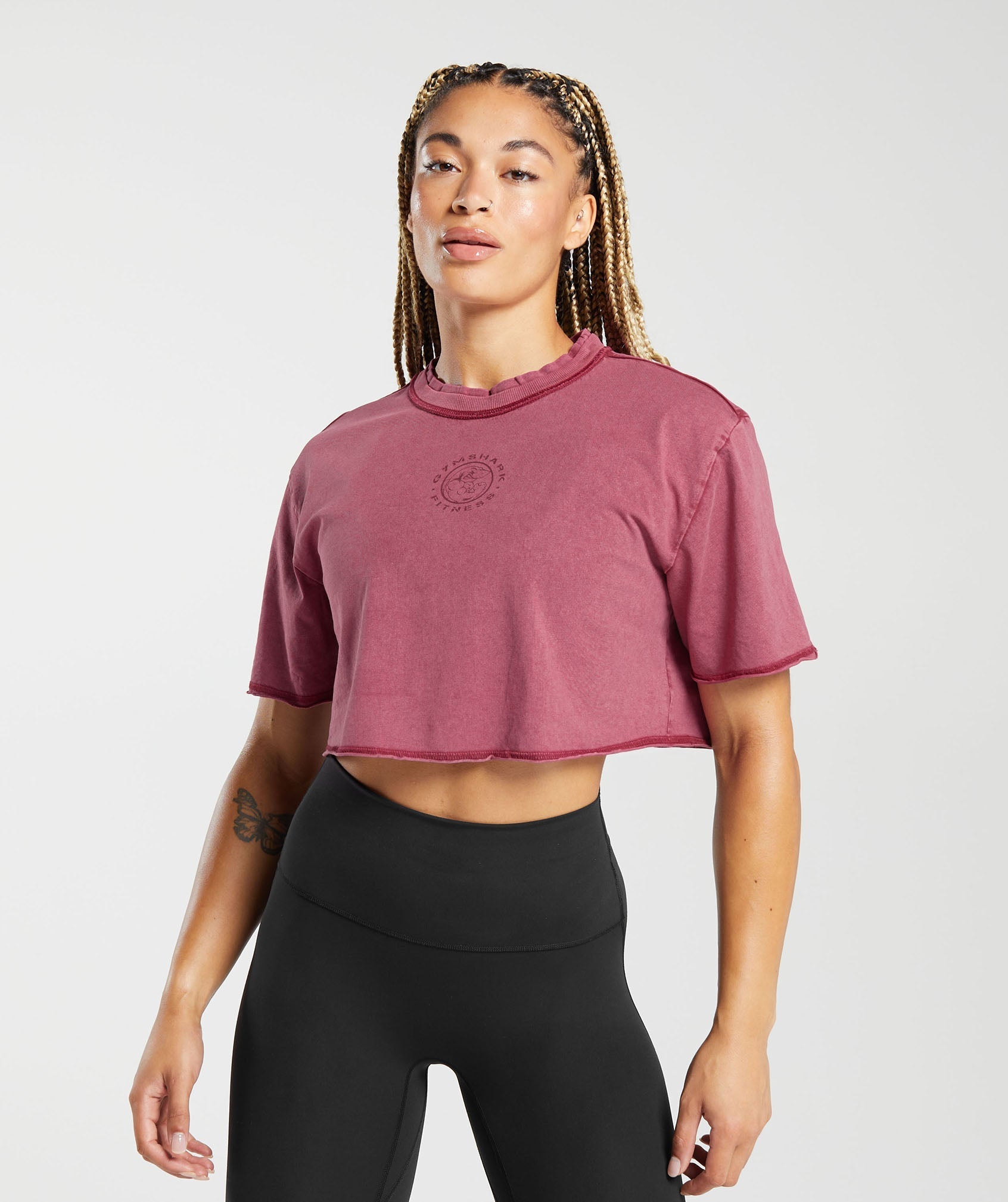 gymshark-legacy-washed-crop-top-raspberry-pink-aw23