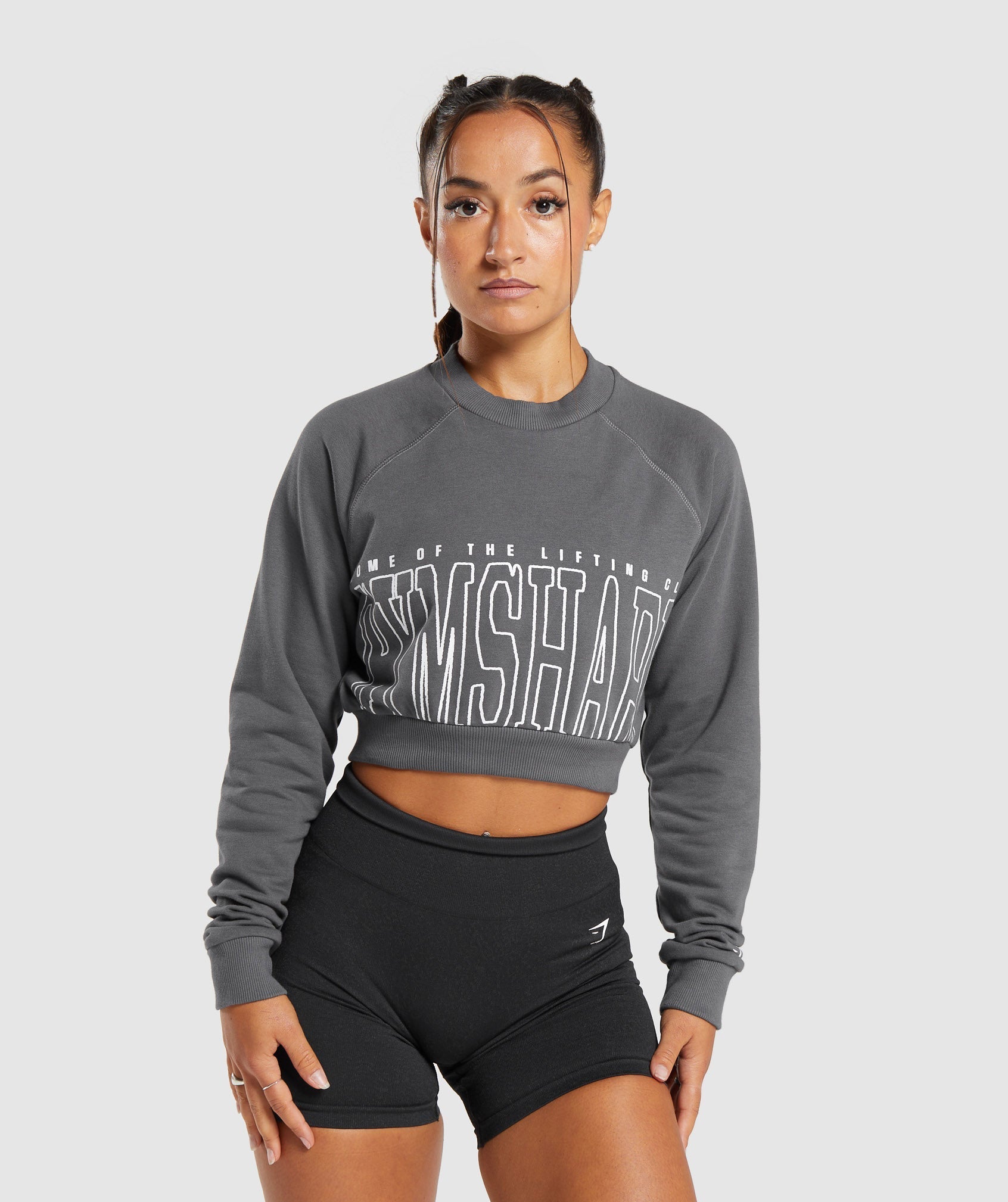 gymshark-lifting-graphic-cropped-sweatshirt-dark-grey-aw23