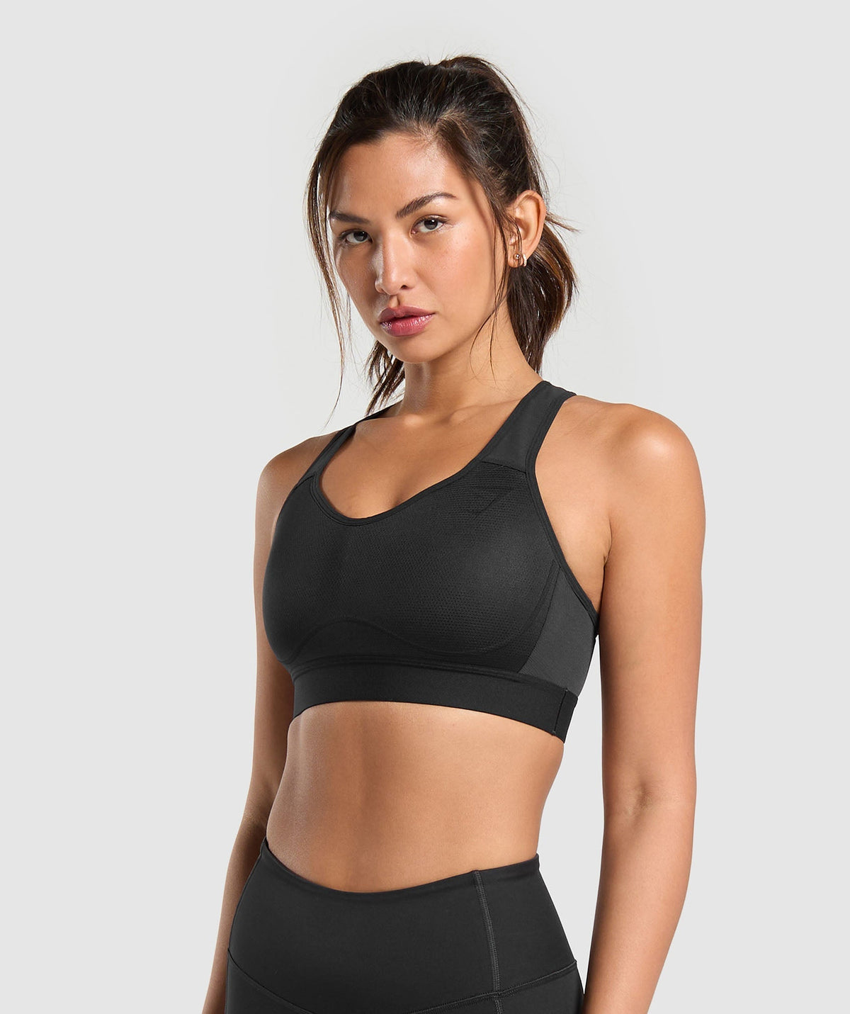 gymshark-lightweight-high-support-sports-bra-black-ss22
