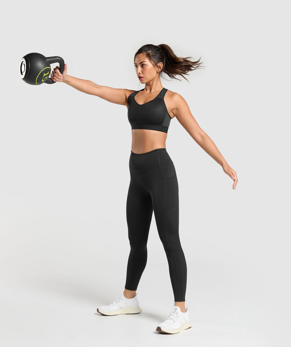 gymshark-lightweight-high-support-sports-bra-black-ss22