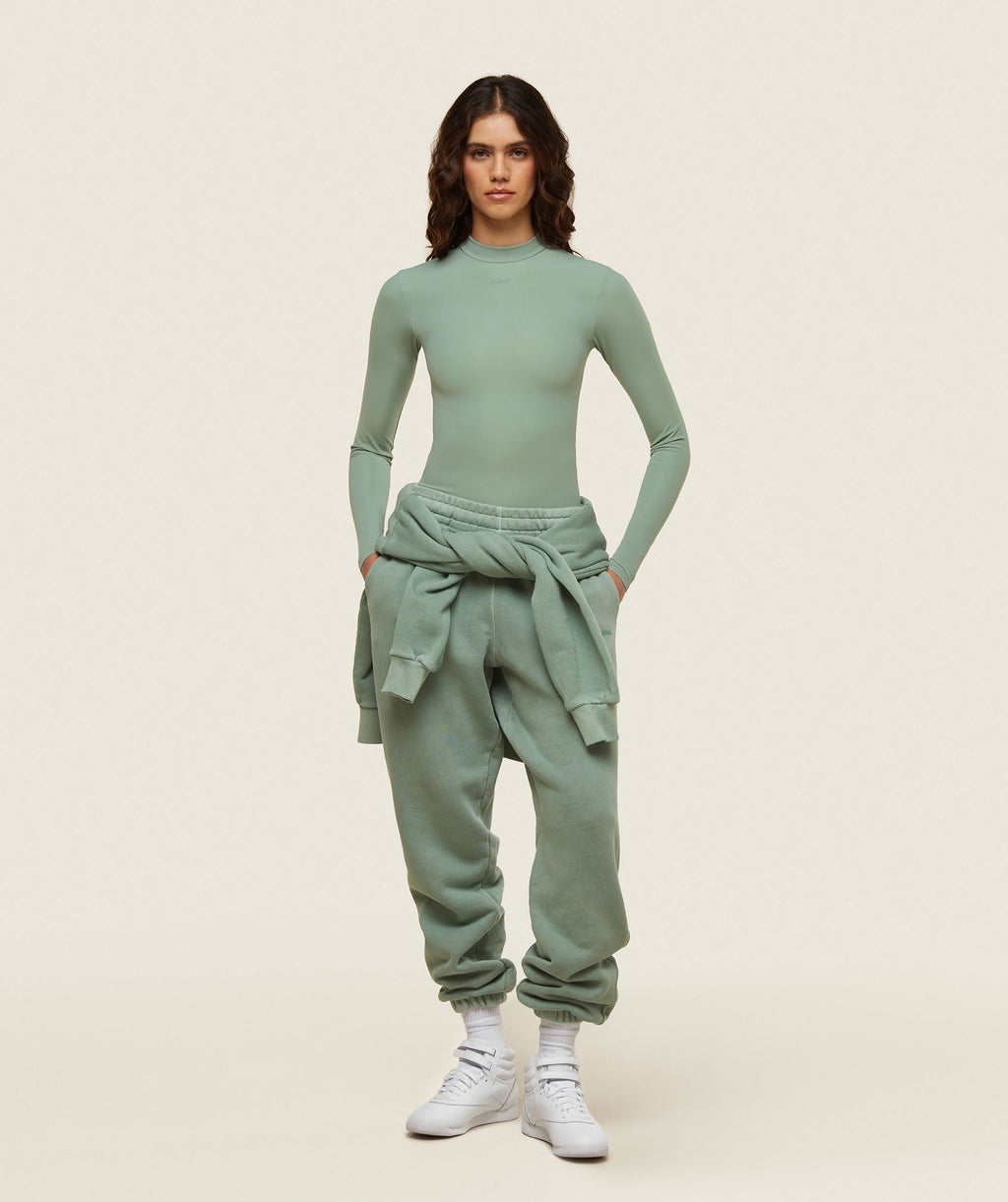 gymshark-everywear-long-sleeve-crew-neck-active-bodysuit-dollar-green-ss24