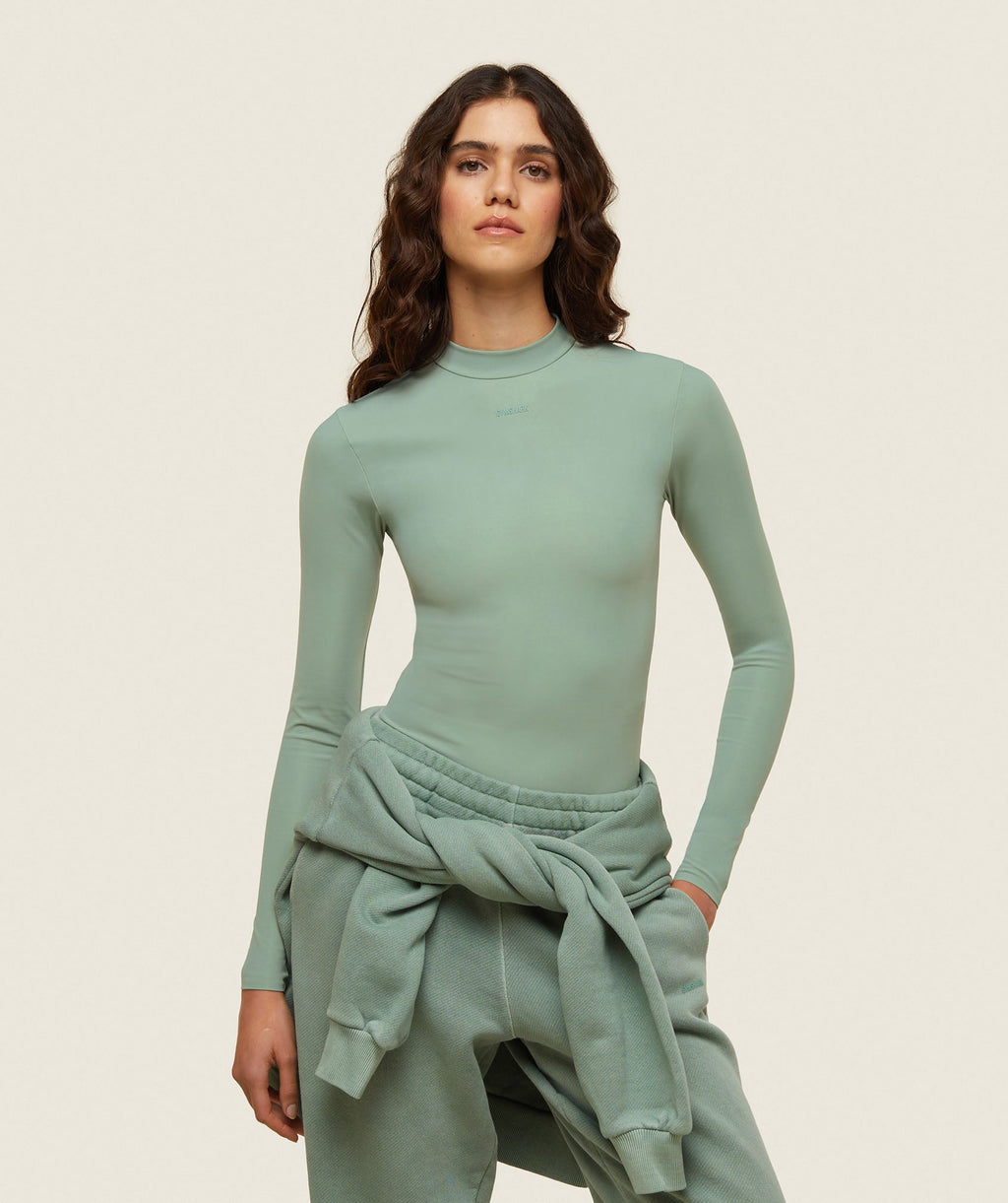 gymshark-everywear-long-sleeve-crew-neck-active-bodysuit-dollar-green-ss24