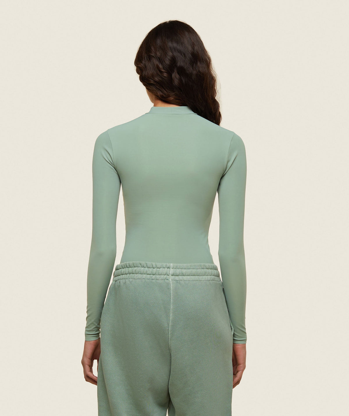 gymshark-everywear-long-sleeve-crew-neck-active-bodysuit-dollar-green-ss24