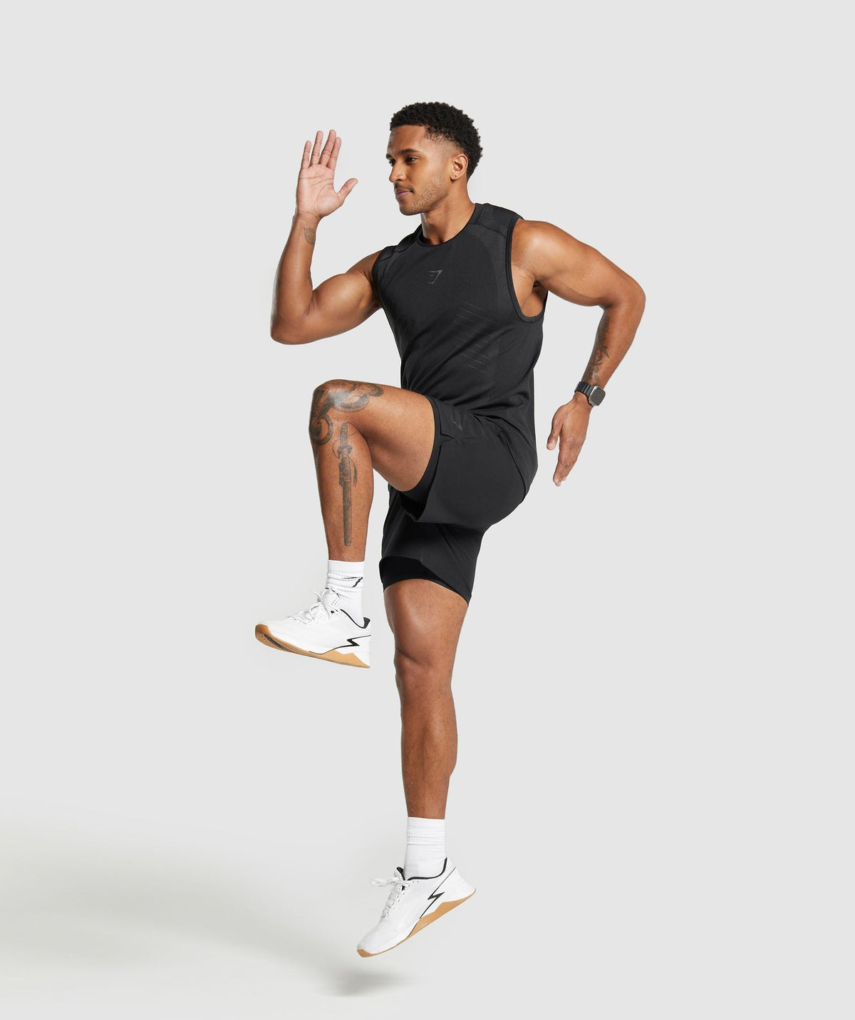 gymshark-land-to-water-6-shorts-black-ss24