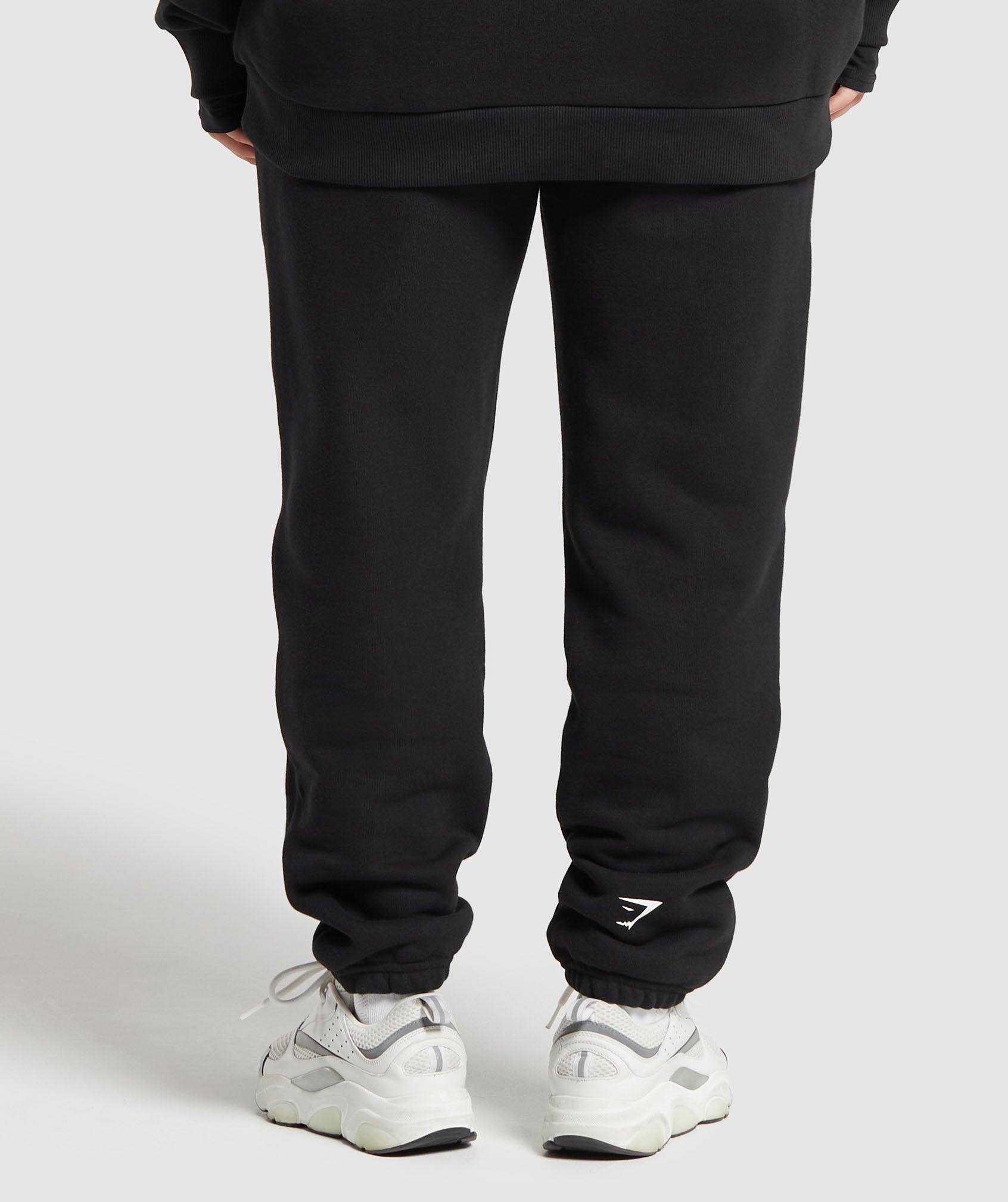 gs-x-leana-deeb-oversized-joggers-black-ss24