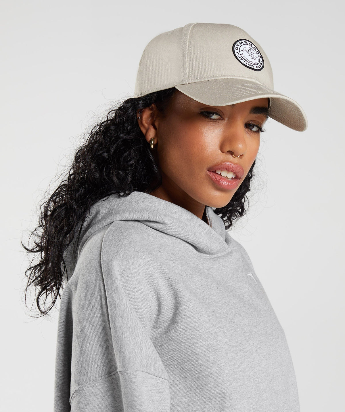 gymshark-legacy-cap-pebble-grey-aw22