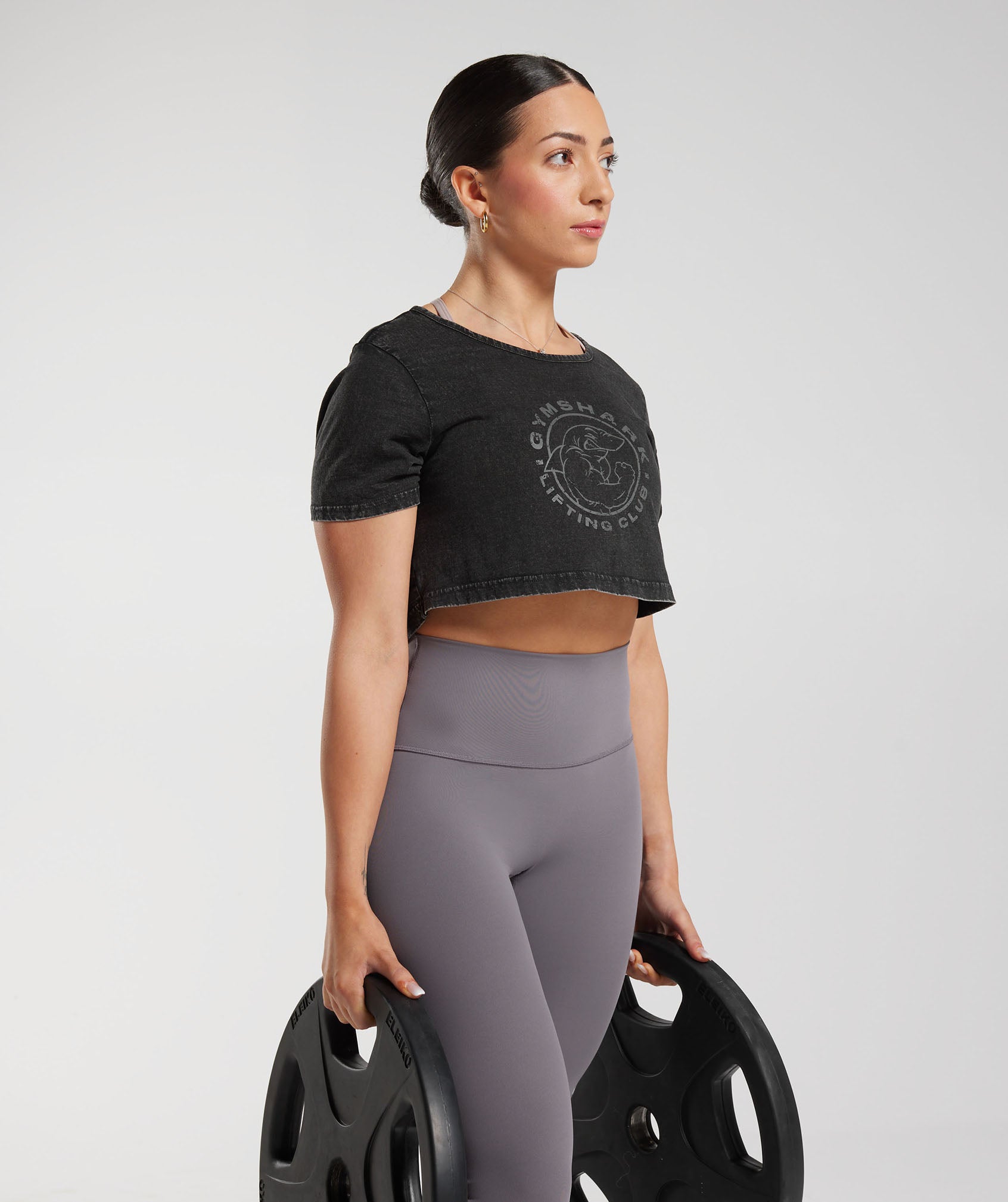 gymshark-legacy-washed-crop-top-black-aw22