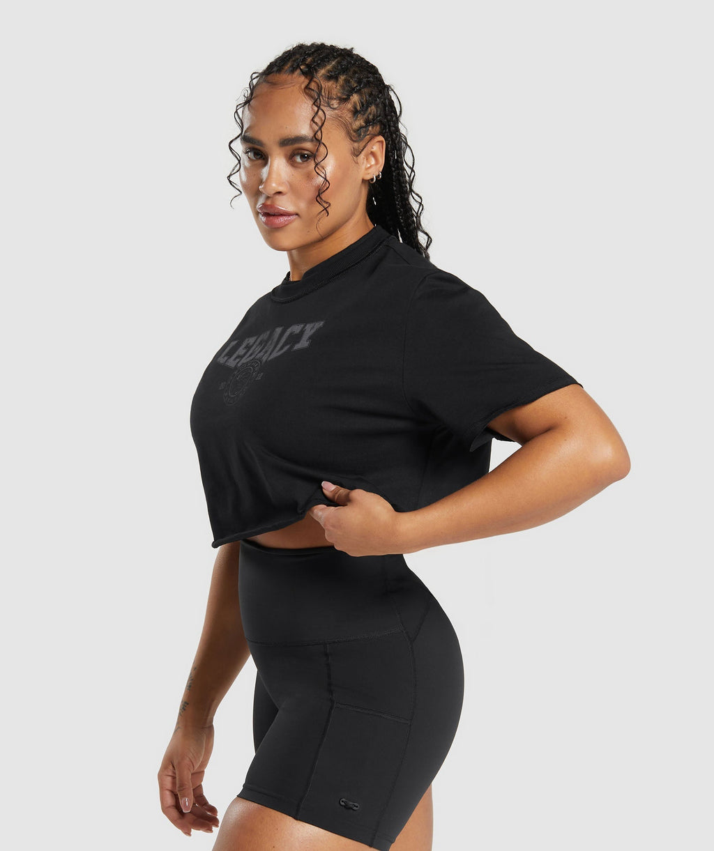 gymshark-legacy-graphic-crop-top-black-ss24