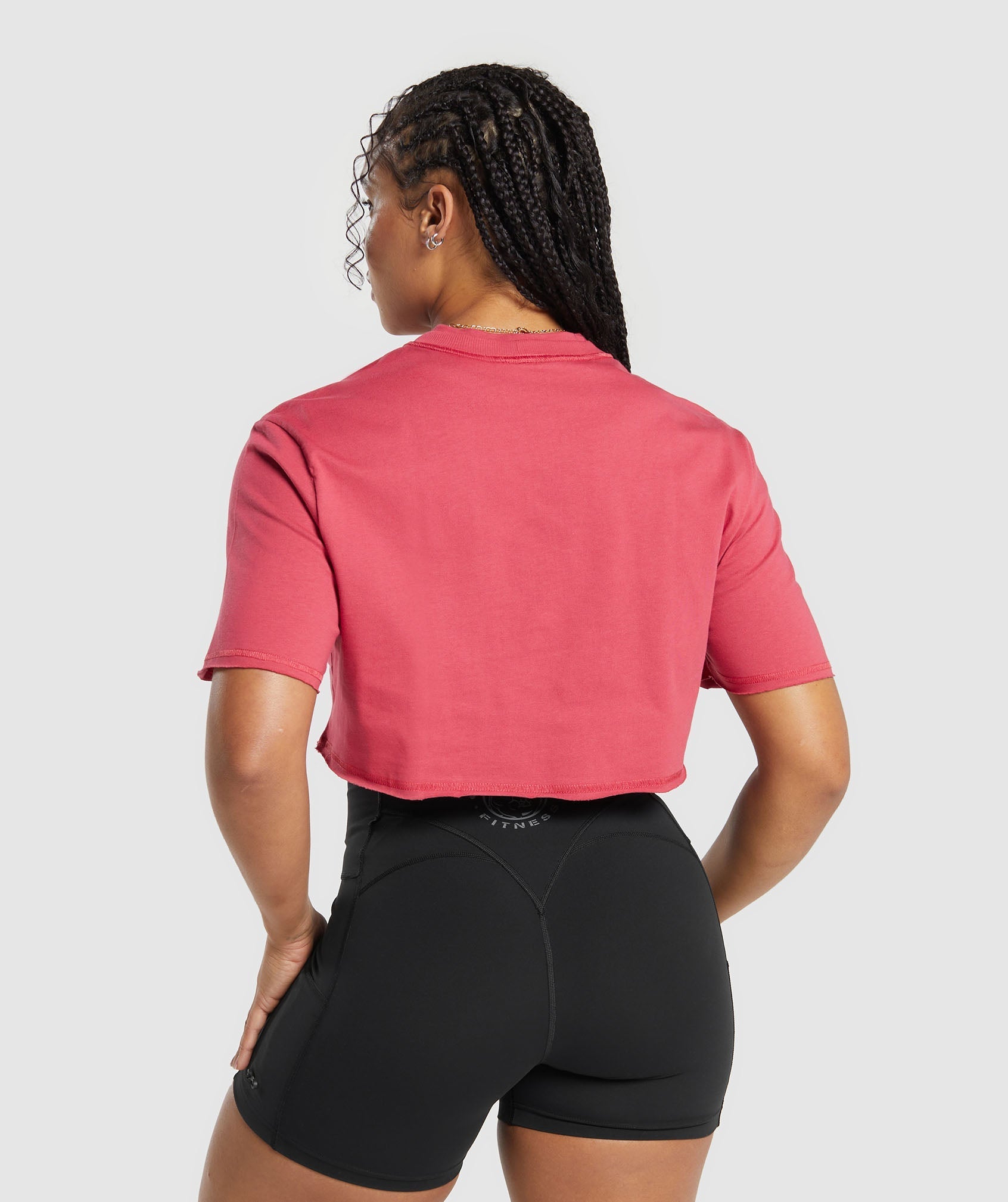 gymshark-legacy-graphic-crop-top-vintage-pink-ss24