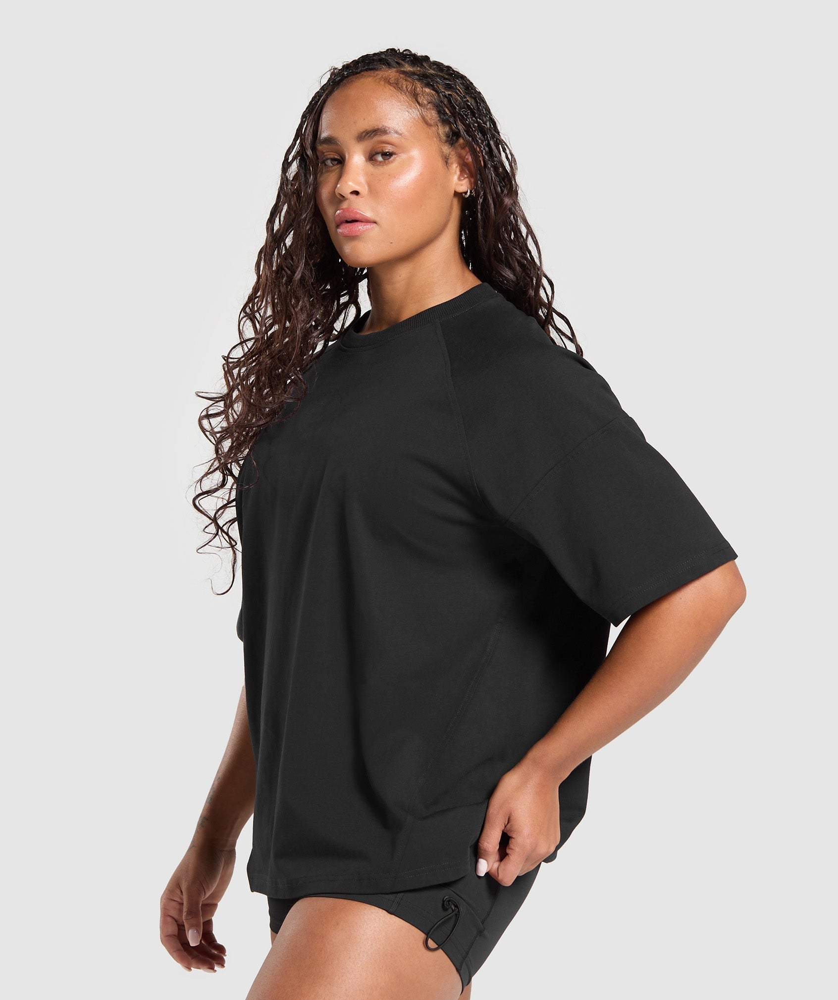 gymshark-legacy-logo-oversized-t-shirt-black-ss25