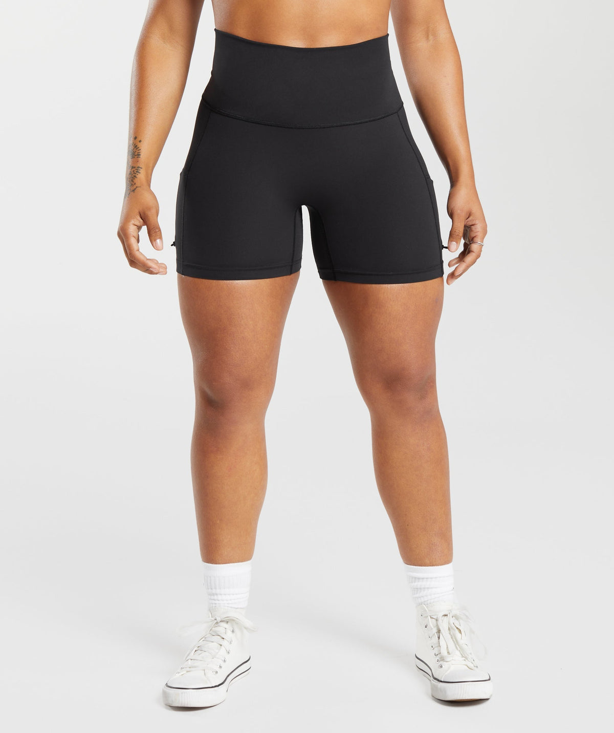 gymshark-legacy-logo-tight-shorts-black-aw23