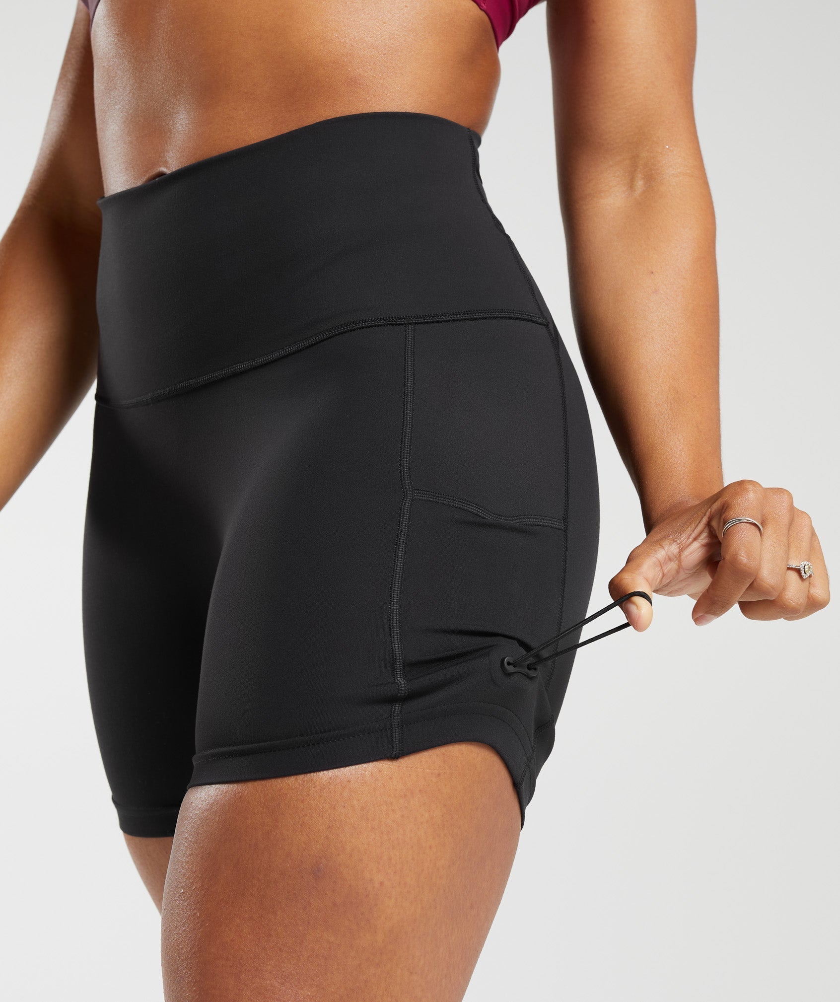 gymshark-legacy-logo-tight-shorts-black-aw23