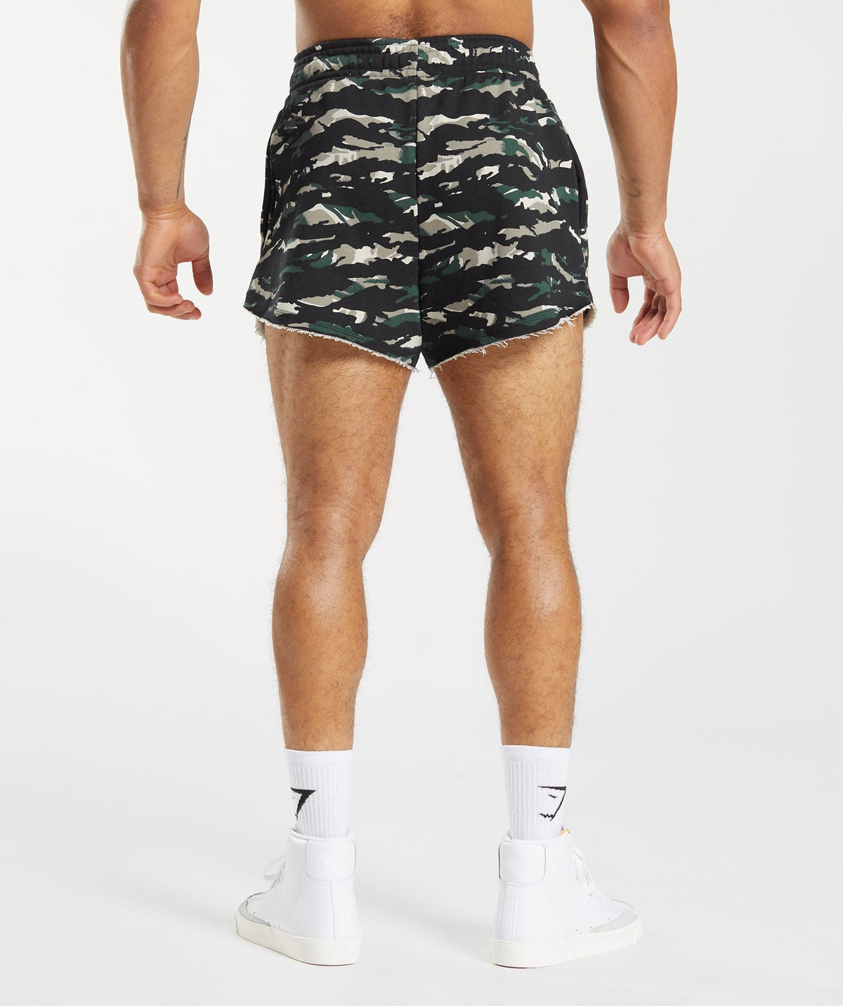 gymshark-legacy-shorts-obsidian-green-ss23