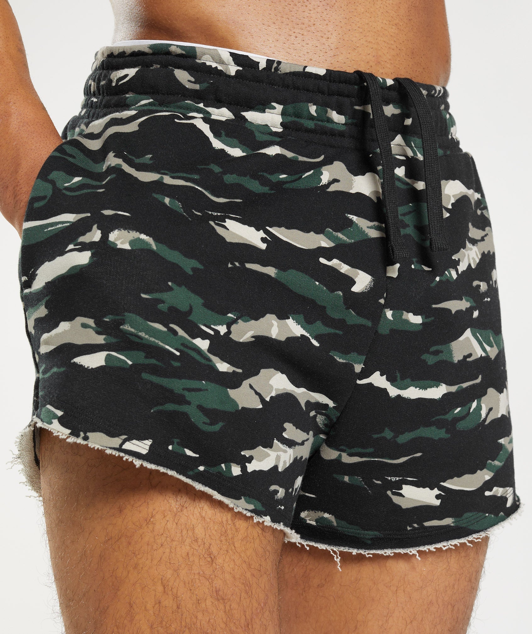 gymshark-legacy-shorts-obsidian-green-ss23