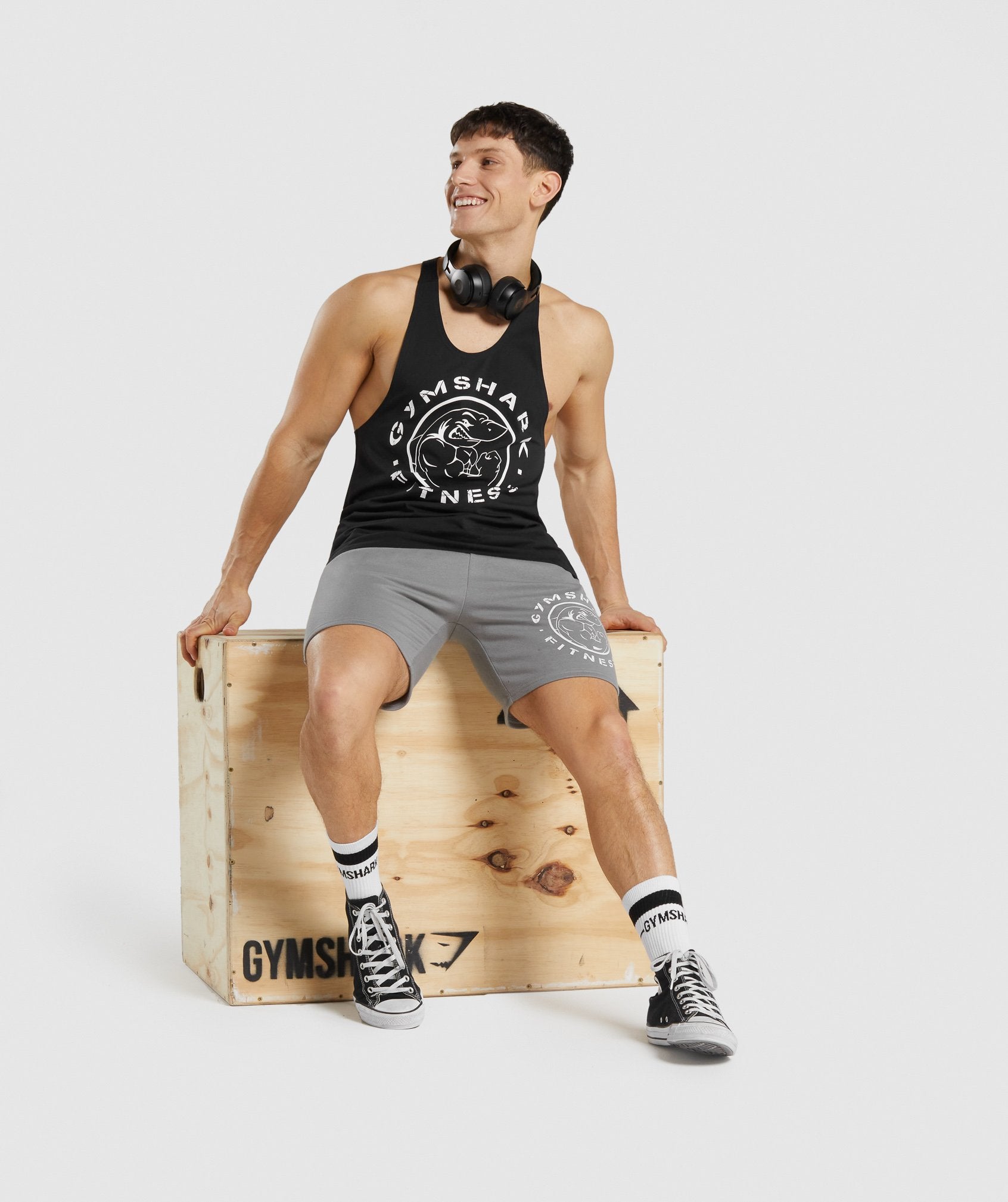 gymshark-legacy-shorts-smokey-grey