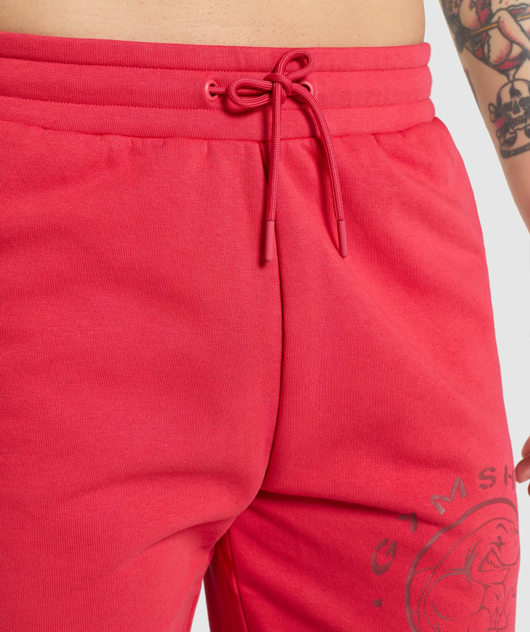 gymshark-legacy-shorts-red