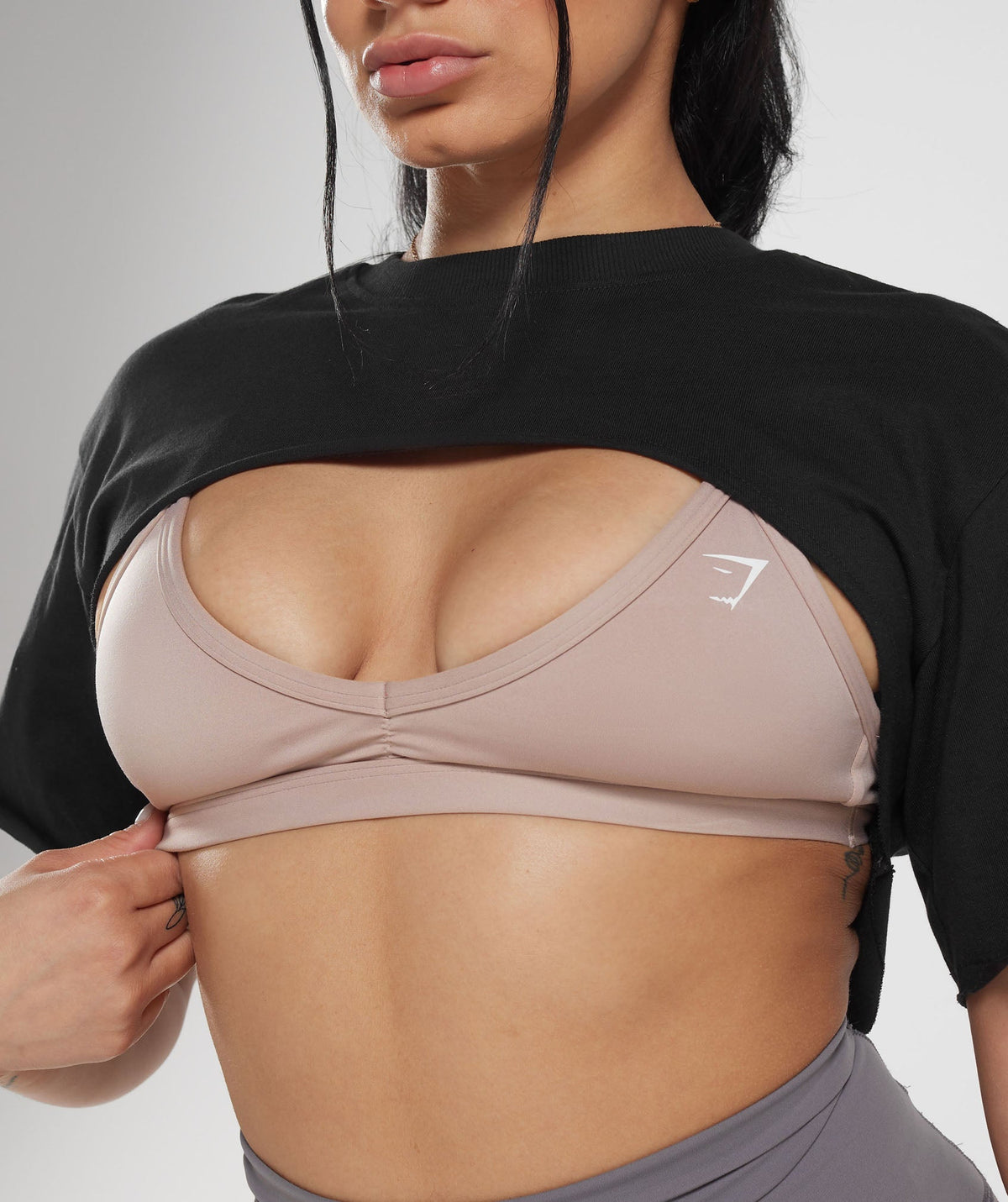 gymshark-legacy-shrug-top-black-ss23
