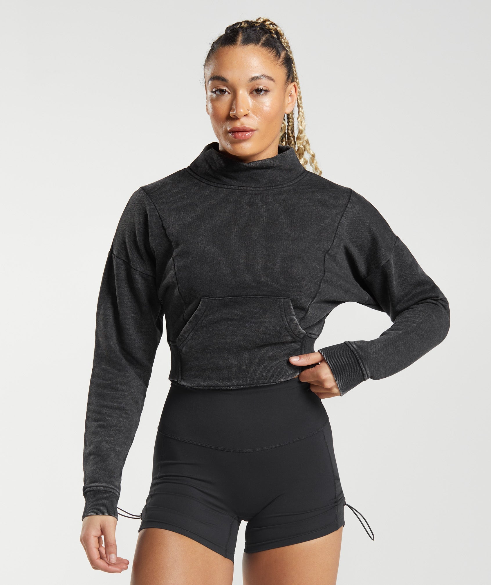 gymshark-legacy-sweatshirt-black-aw22