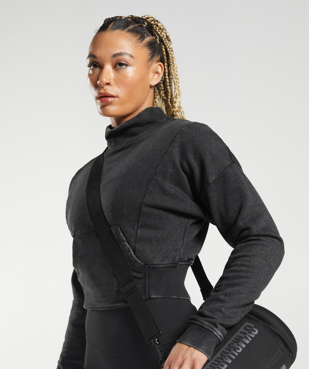 gymshark-legacy-sweatshirt-black-aw22