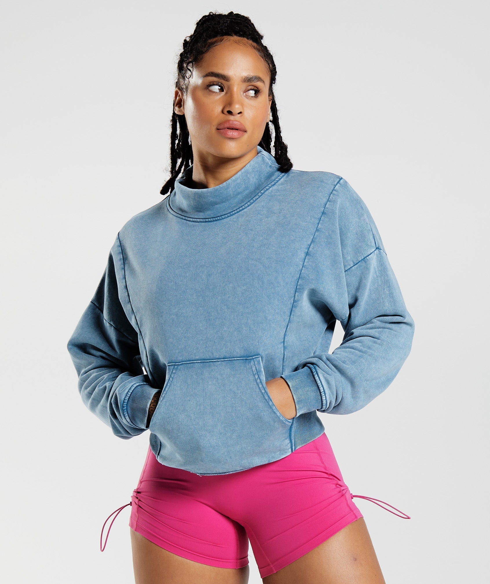 gymshark-legacy-sweatshirt-lakeside-blue-aw22