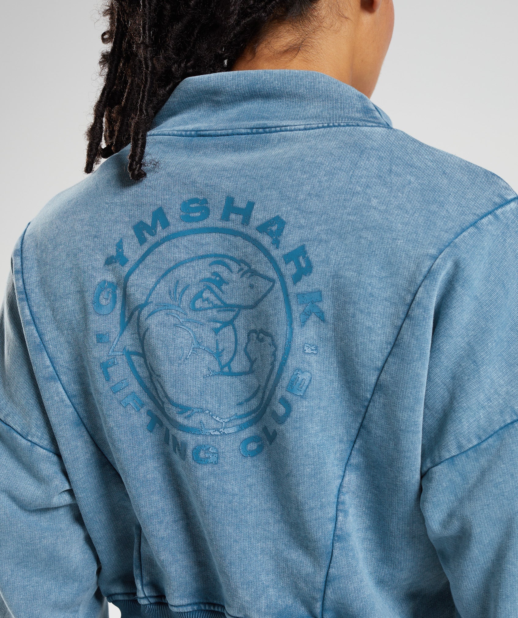 gymshark-legacy-sweatshirt-lakeside-blue-aw22